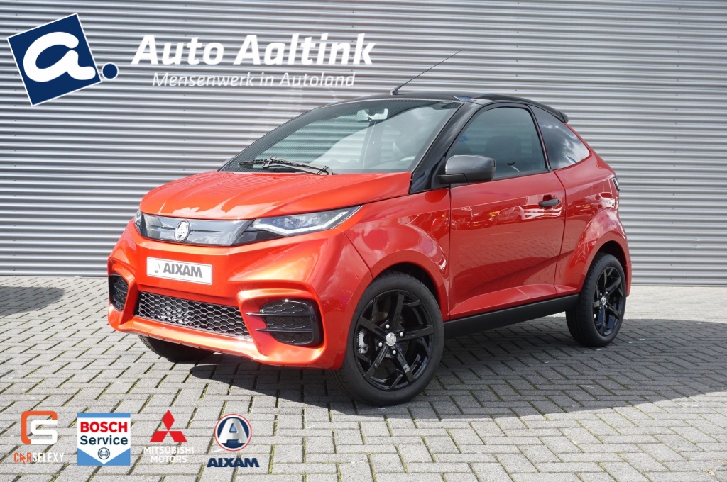 Aixam Coupe  Sport 45KM/H AUTOMAAT | CAMERA | LEER | LICHTMETALEN VELGEN!