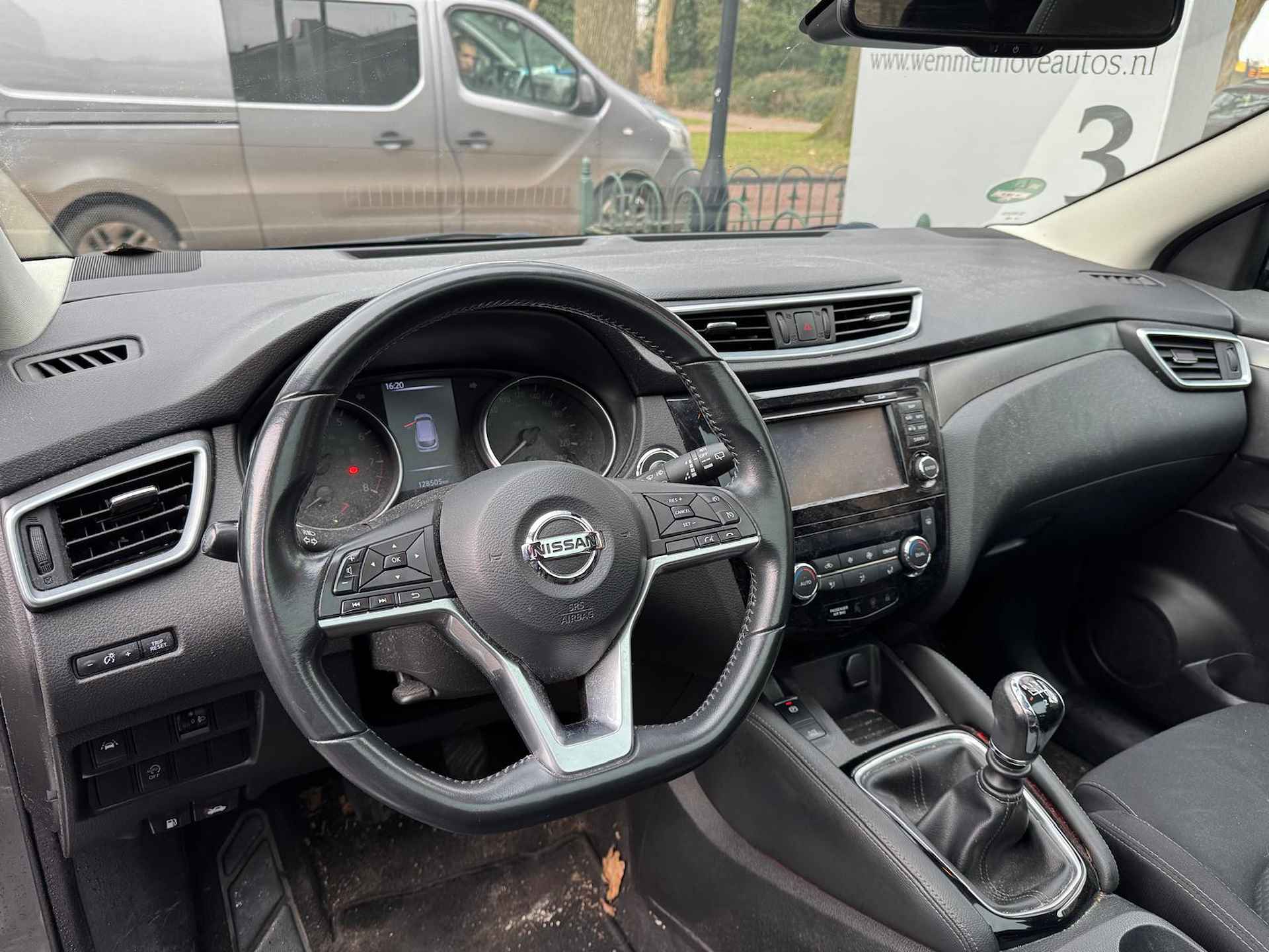 Nissan QASHQAI 1.2 N-Connecta - 16/46