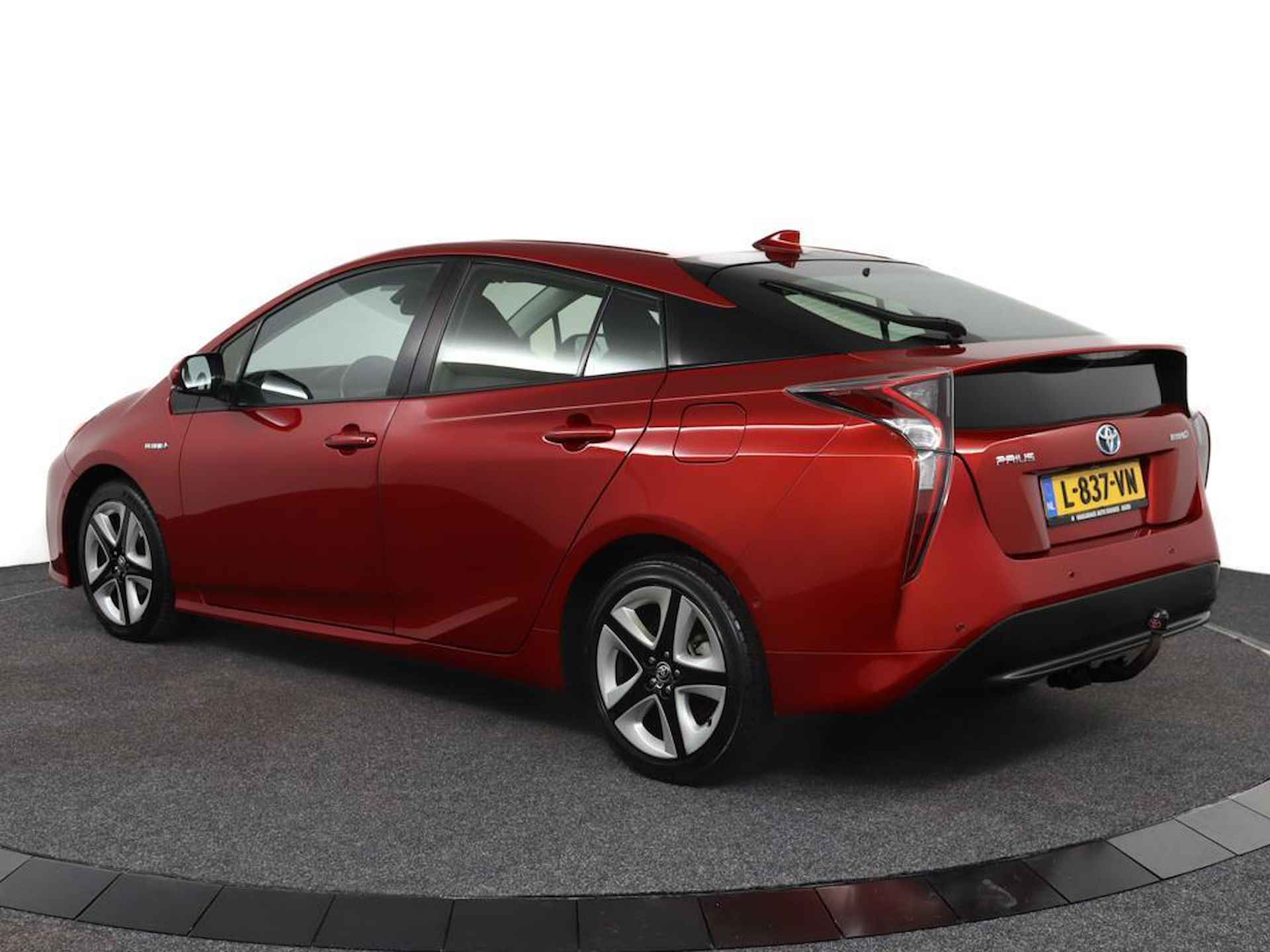 Toyota Prius 1.8 Dynamic | Navigatie | Parkeersensoren | Trekhaak | - 12/56