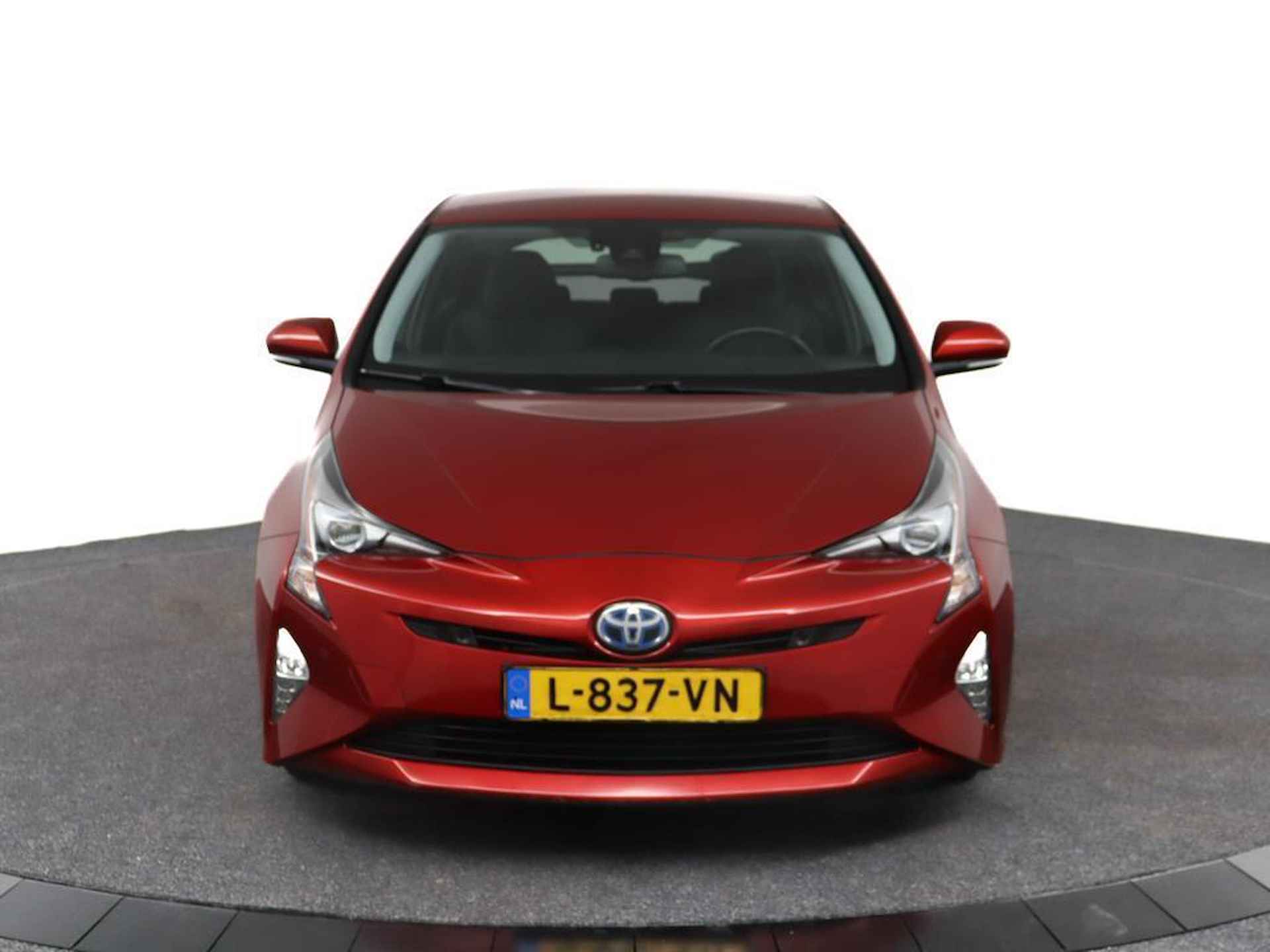 Toyota Prius 1.8 Dynamic | Navigatie | Parkeersensoren | Trekhaak | - 16/56