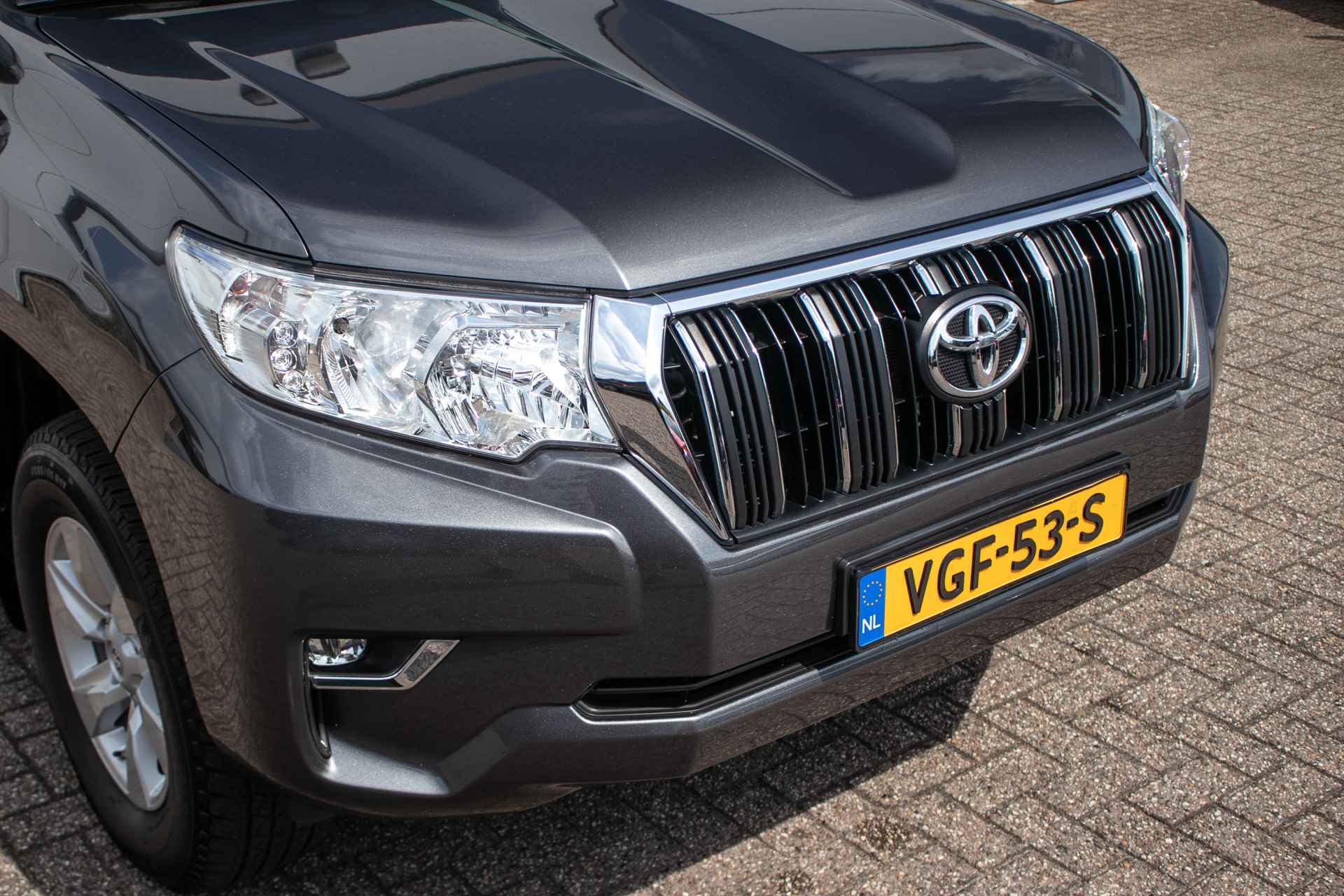 Toyota Land Cruiser 2.8 D-4D-F Window VAN Automaat All-in rijklaarprijs | Trekhaak | Cruise | Cam | Treeplanken - 30/42