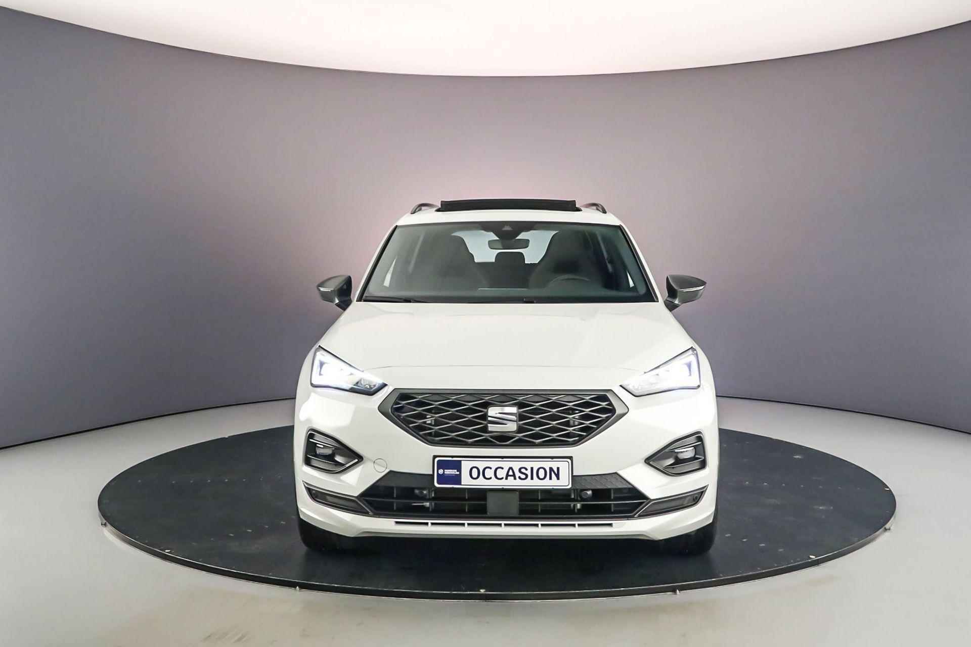 SEAT Tarraco FR Business Intense 1.4 TSI e-Hybrid 245pk DSG Automaat Panoramadak, Elektrische achterklep, Adaptive cruise control, Navigatie, Achteruitrijcamera, Stuurwiel verwarmd, LED verlichting - 9/56