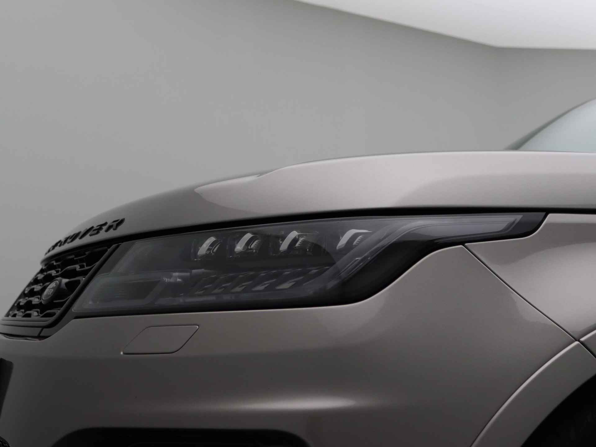 Land Rover Range Rover Sport P575 SVR | NP € 253.635,- | SVO Flux Silver | 1e eigenaar | 17.600 km | 4-Zone Climate | Adaptieve Cruise | 22 inch velgen | Cold Climate Pack | - 16/59
