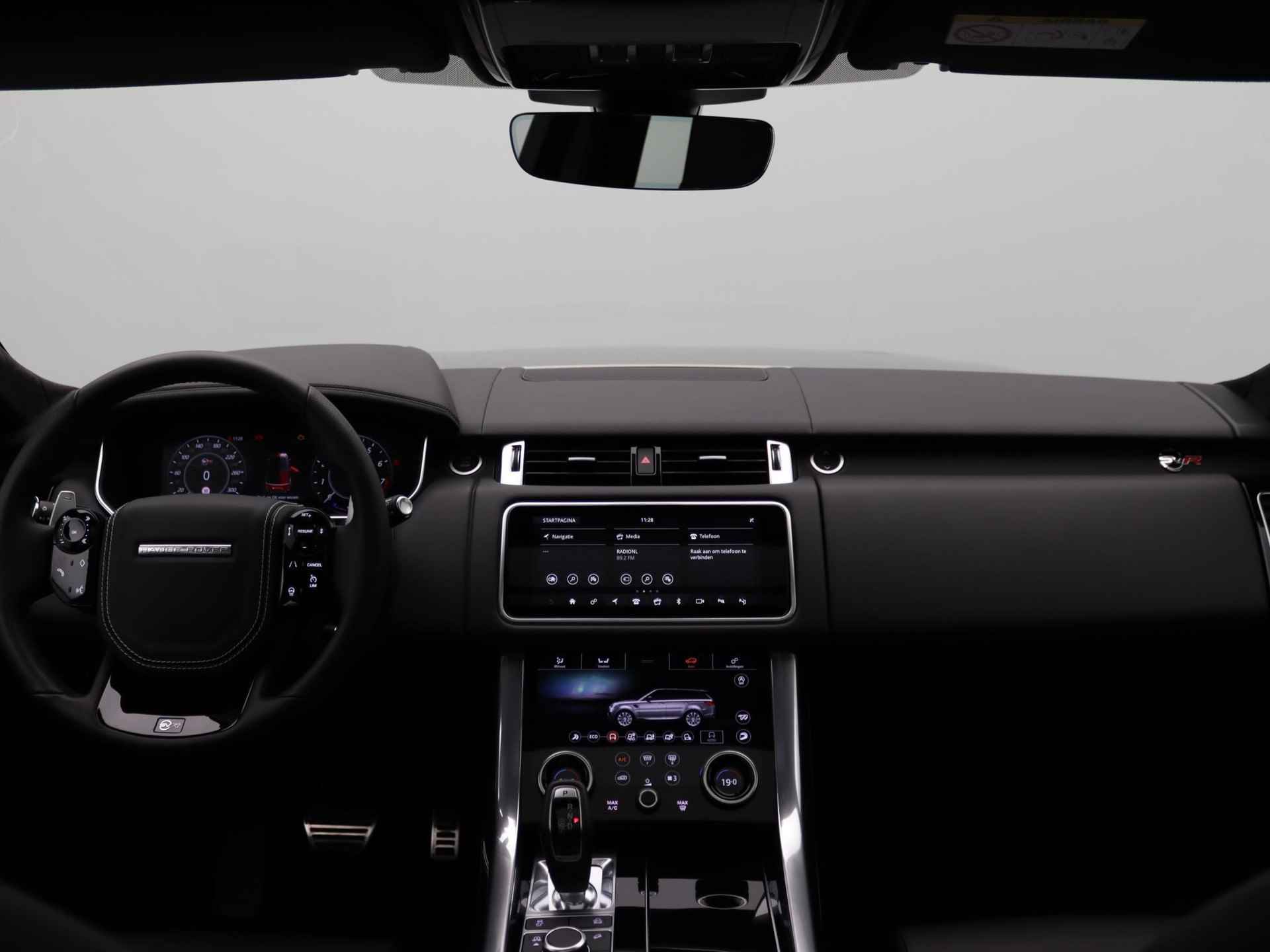 Land Rover Range Rover Sport P575 SVR | NP € 253.635,- | SVO Flux Silver | 1e eigenaar | 17.600 km | 4-Zone Climate | Adaptieve Cruise | 22 inch velgen | Cold Climate Pack | - 38/59