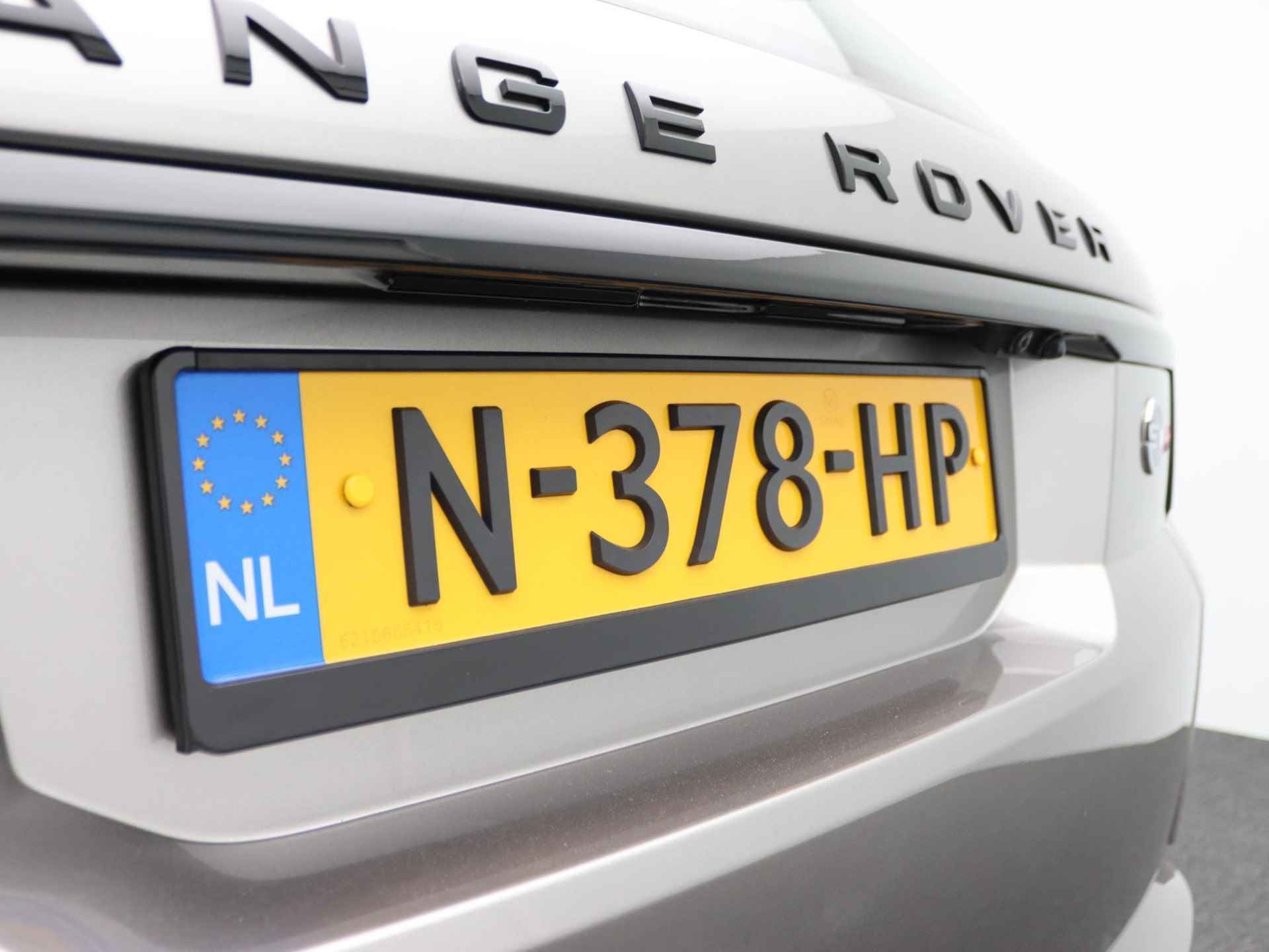 Land Rover Range Rover Sport P575 SVR | NP € 253.635,- | SVO Flux Silver | 1e eigenaar | 17.600 km | 4-Zone Climate | Adaptieve Cruise | 22 inch velgen | Cold Climate Pack | - 53/59