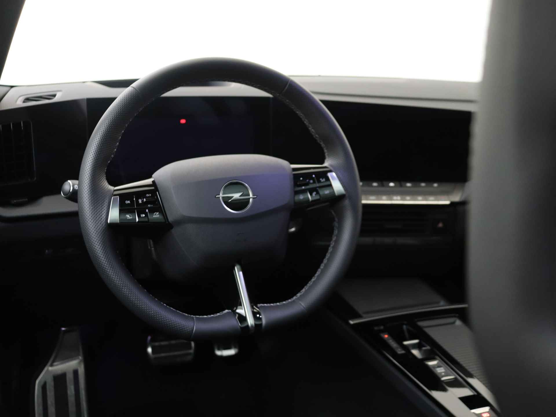 Opel Astra Electric GS 54 kWh | Parkeerassistent | Schuif/kanteldak | Adapt. cruise control |  DEMO MET OPLOPENDE KM.STAND | - 6/42