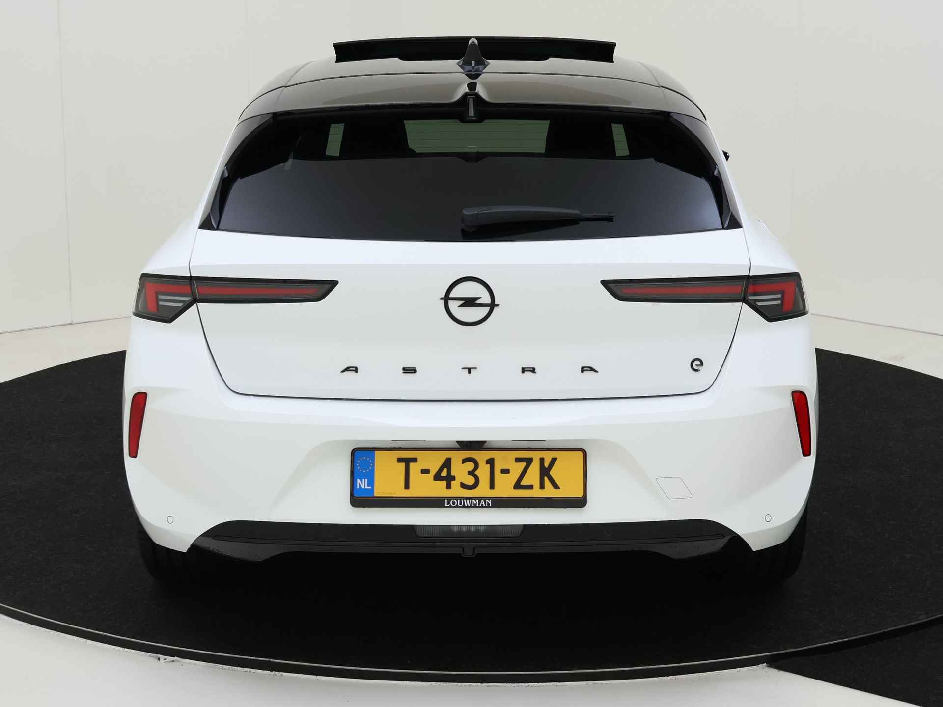 Opel Astra Electric GS 54 kWh | Parkeerassistent | Schuif/kanteldak | Adapt. cruise control |  DEMO MET OPLOPENDE KM.STAND | - 30/42
