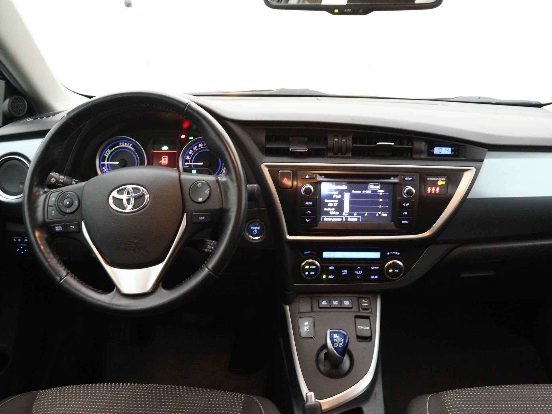 Toyota Auris 1.8 Hybrid Dynamic | Achteruitrijcamera | Trekhaak | * - 5/37