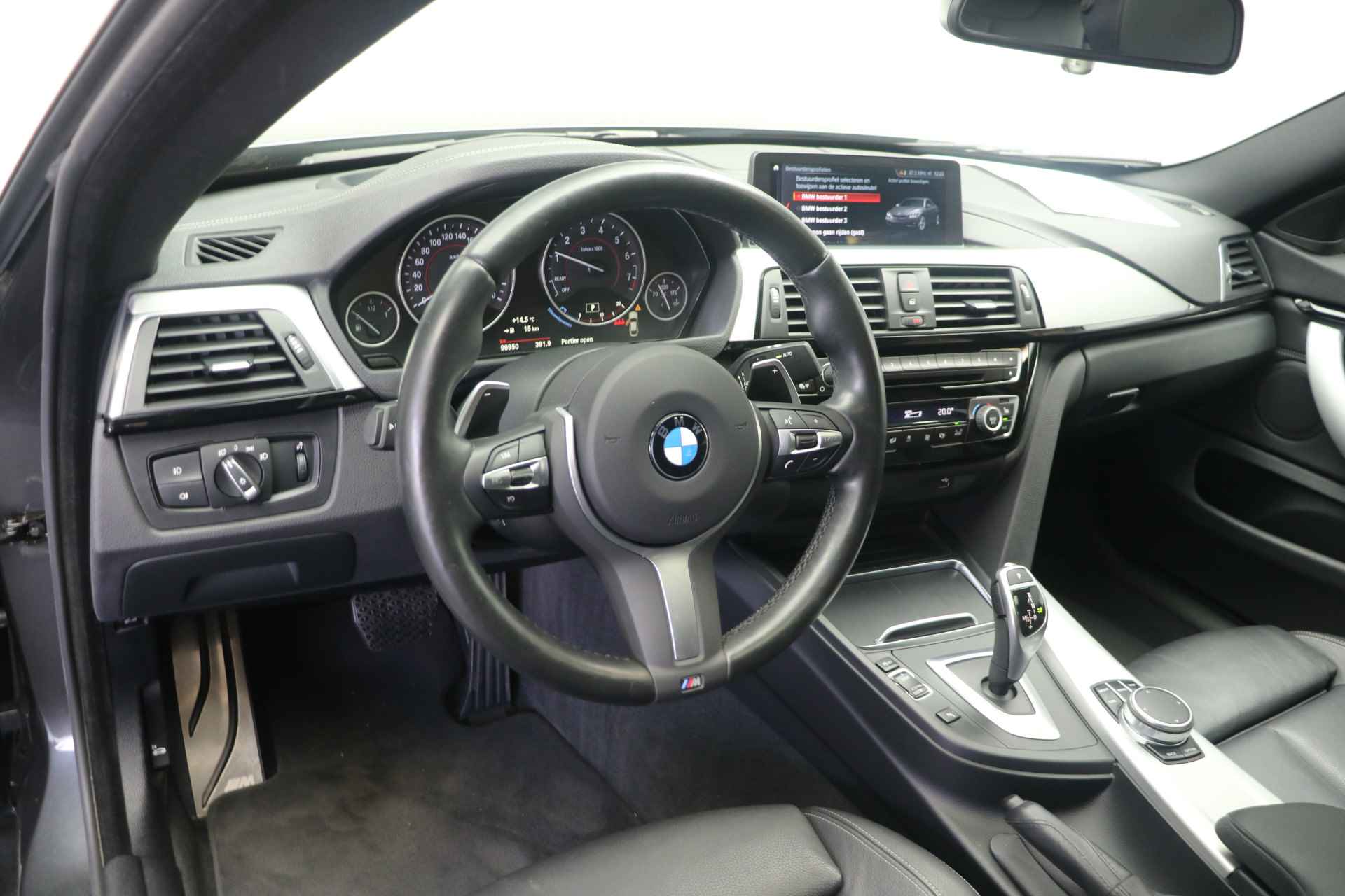 BMW 4 Serie Gran Coupé 420i High Executive M Sport Automaat / Schuif-kanteldak / Achteruitrijcamera / Sportstoelen / Head-Up / Park Assistant / Stoelverwarming - 12/27