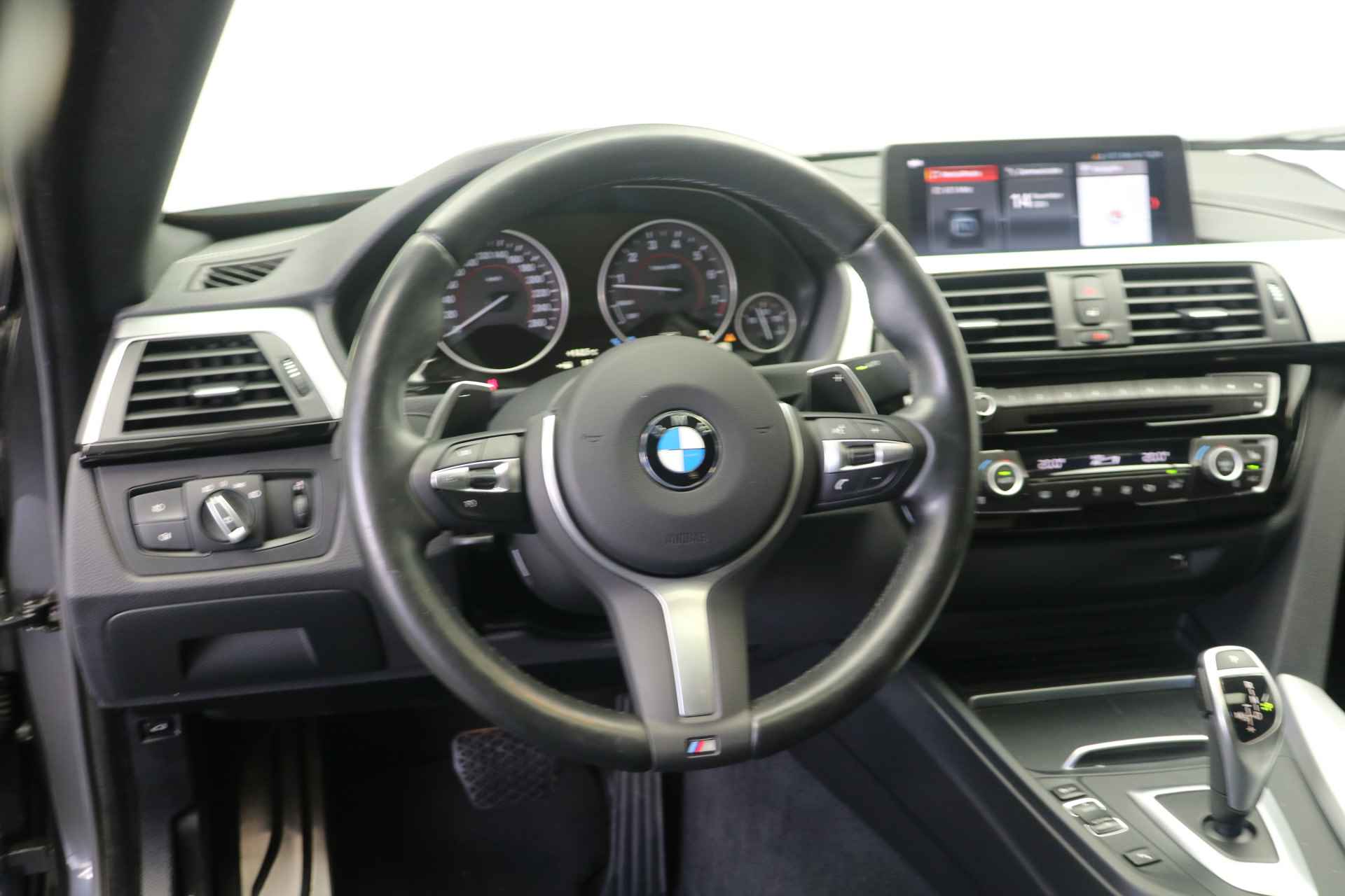 BMW 4 Serie Gran Coupé 420i High Executive M Sport Automaat / Schuif-kanteldak / Achteruitrijcamera / Sportstoelen / Head-Up / Park Assistant / Stoelverwarming - 25/27