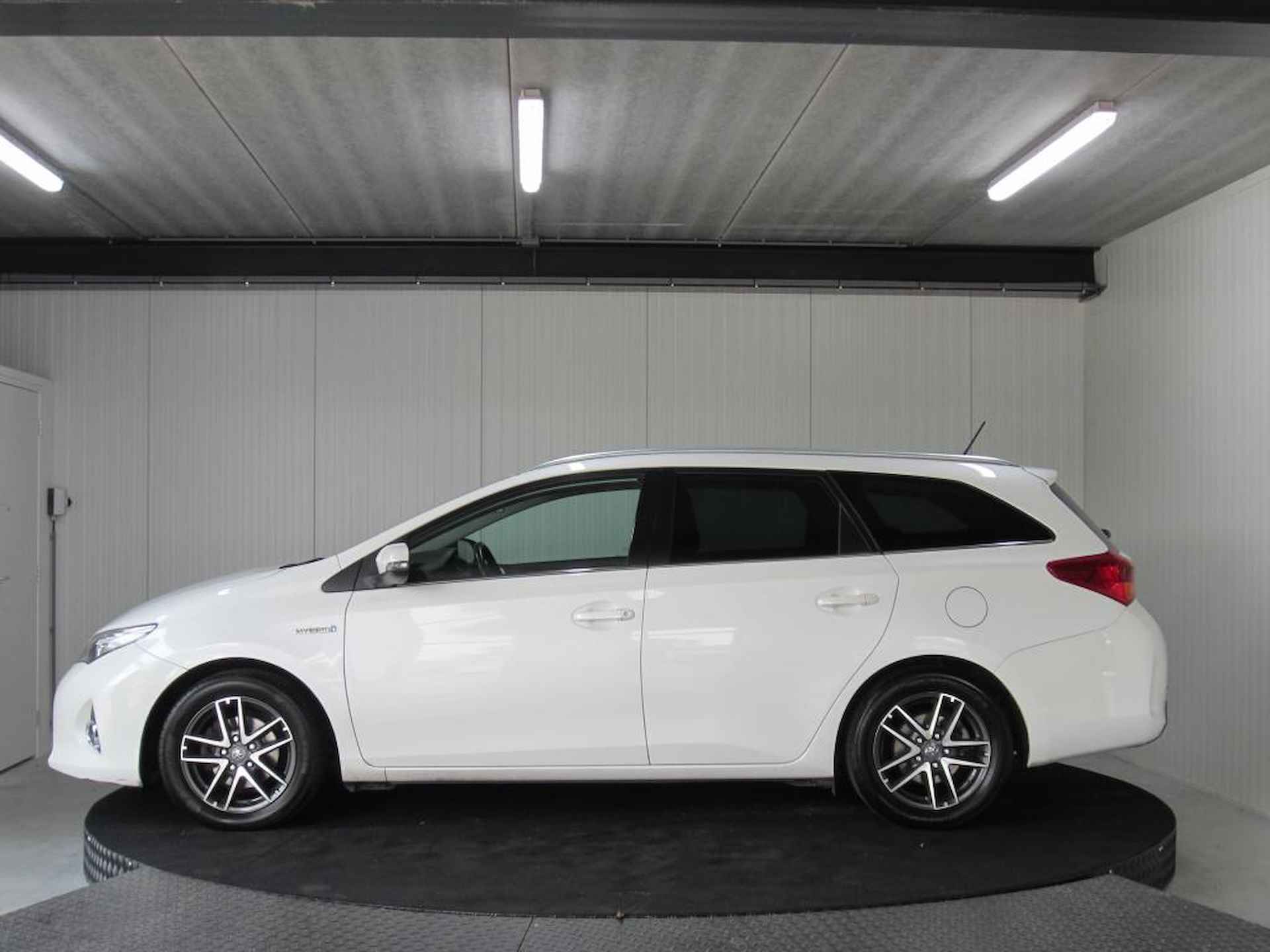 Toyota Auris Touring Sports 1.8 Hybrid Aspiration Navi Trekhaak Camera - 4/22