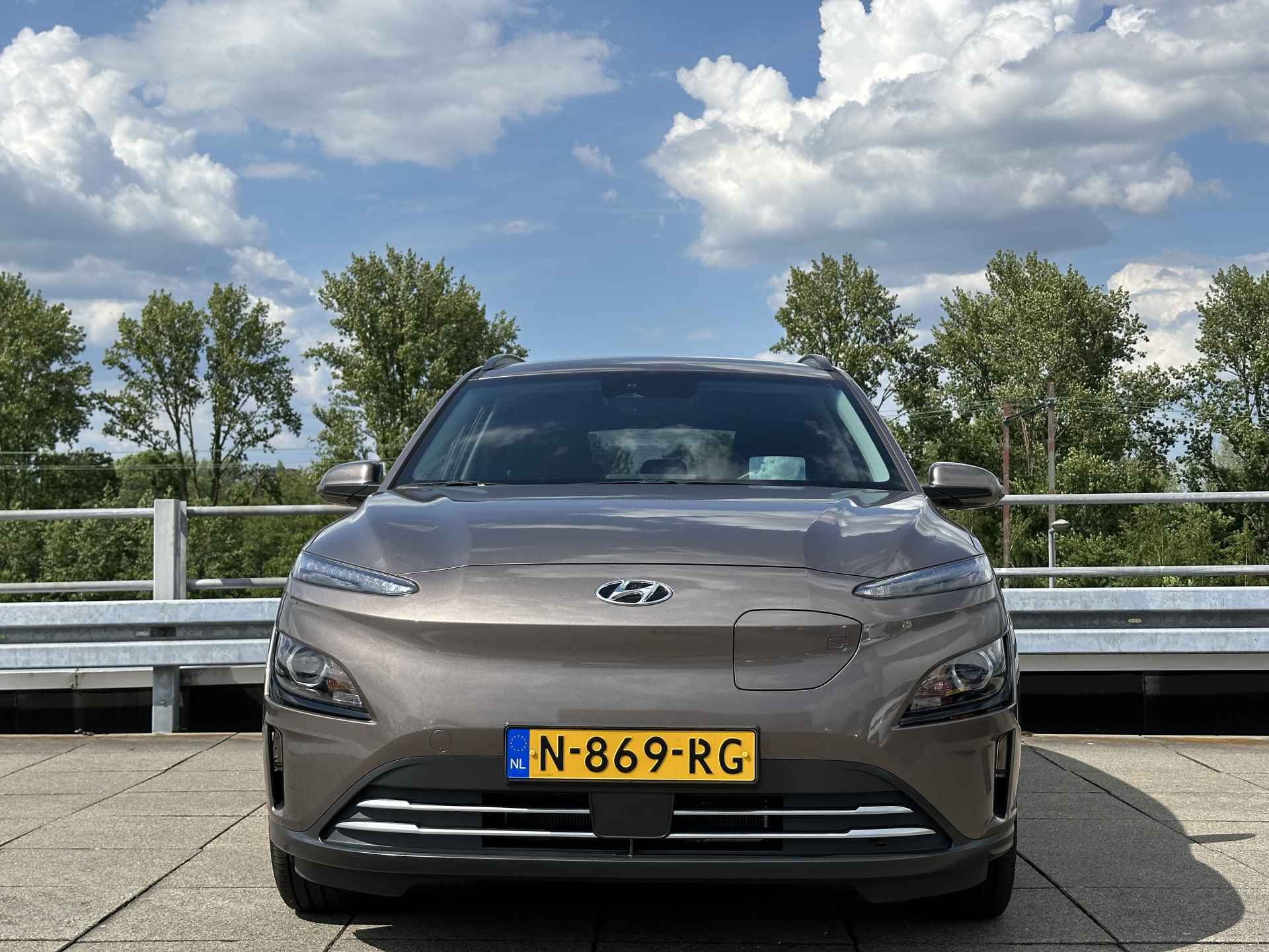 Hyundai KONA EV Fashion 64 kWh | Head-Up Display | 3-fase laden | Subsidie mogelijk | Rijklaarprijs! - 9/48