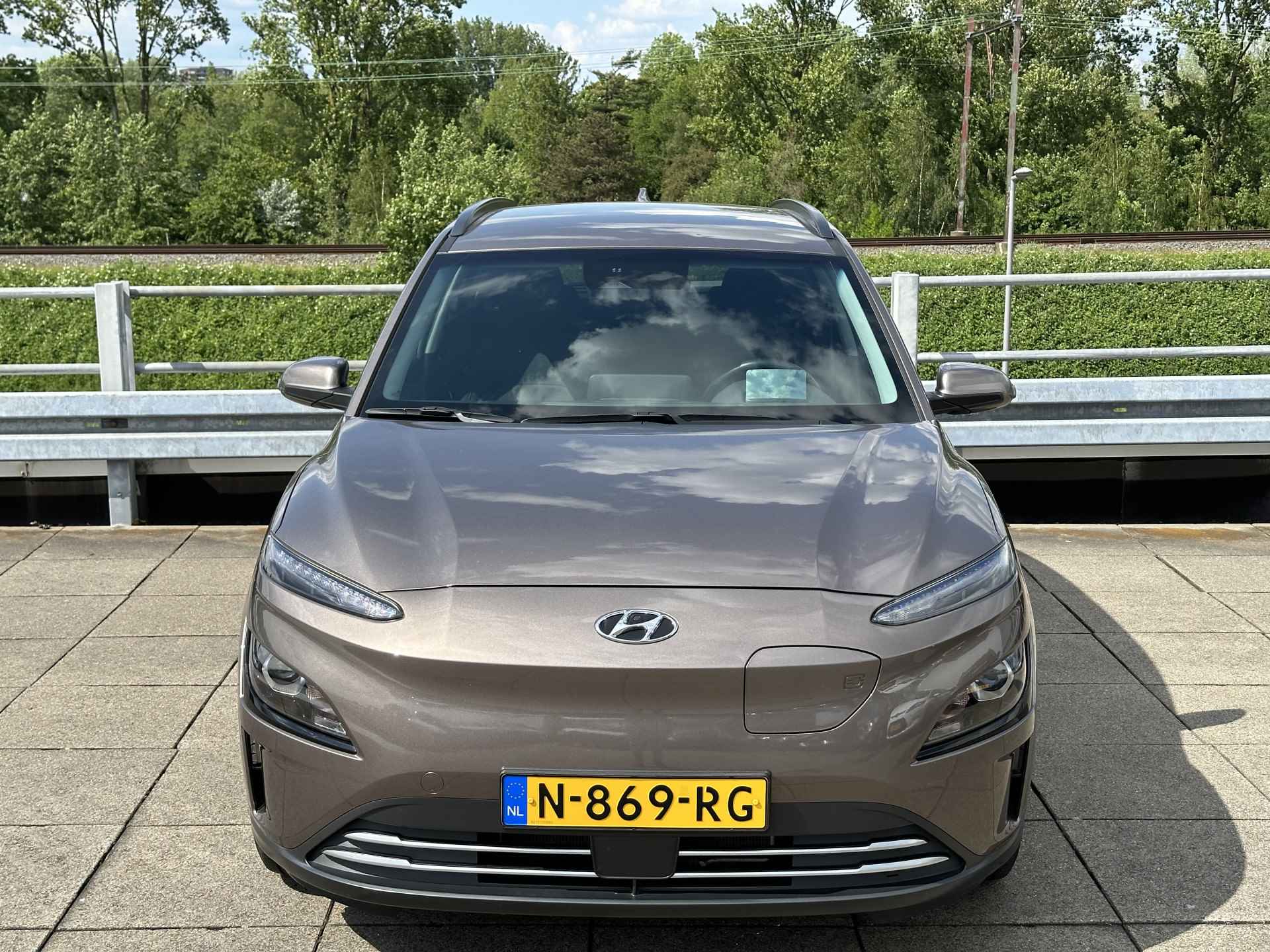 Hyundai KONA EV Fashion 64 kWh | Head-Up Display | 3-fase laden | Subsidie mogelijk | Rijklaarprijs! - 44/48