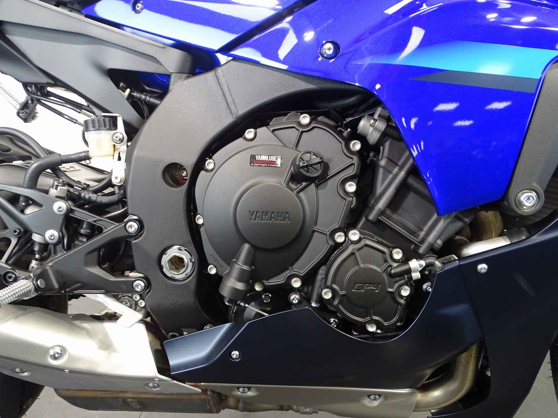 Yamaha YZF-R1 - 6/7