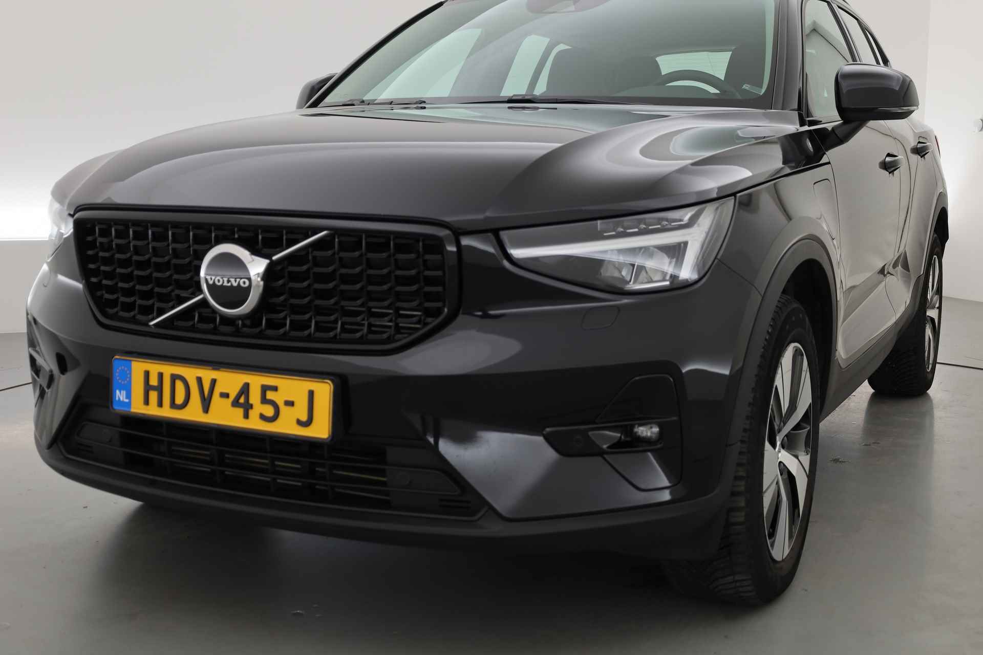 Volvo XC40 1.5 T4 Plug-in hybrid Plus Dark | Facelift | Leder | Pilot Assist | Camera | 4x Stoel + stuurverw. | Blis | Elek. Stoelen - 25/32