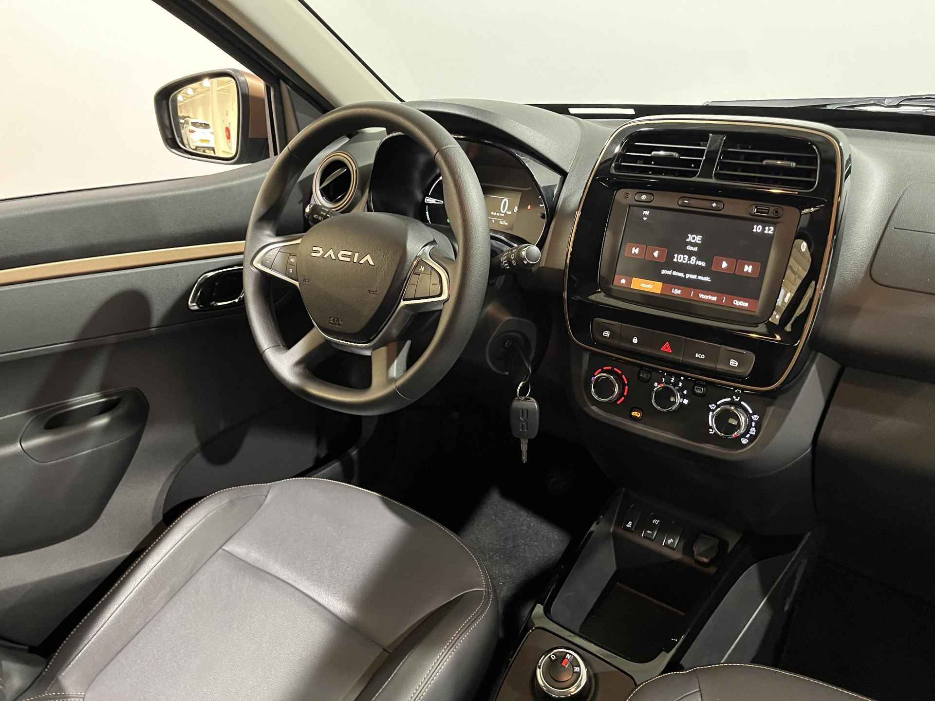 Dacia Spring Extreme 27 kWh Automaat | DC Lader | Camera | Apple CarPlay/Android Auto | Lichtmetalen Velgen | Airco | Licht Sensor | - 10/29