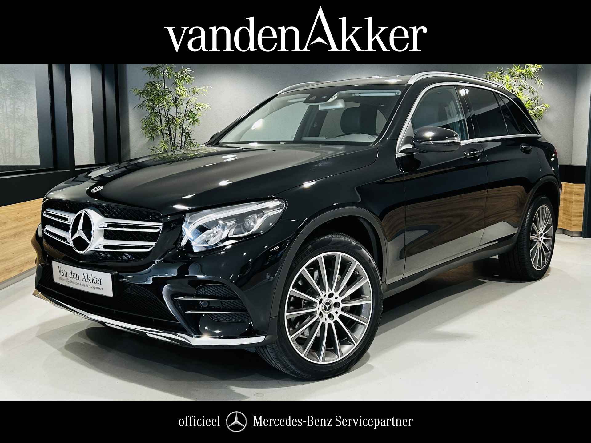 Mercedes-Benz GLC 250 4MATIC AMG // 20" Multi-Spaak Velgen // Lane Assist // Privacy Glas // LED Koplampen // Touchpad // Navigatie // Parkeerpilo - 1/38