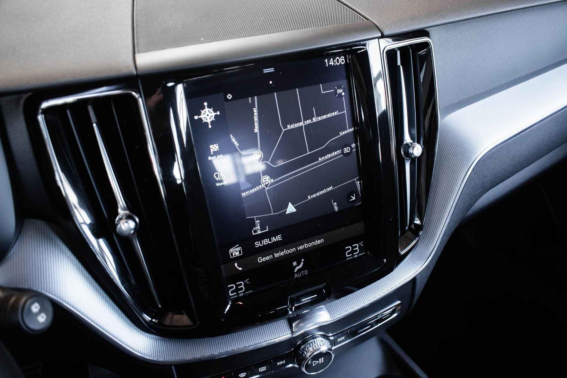 Volvo XC60 T5 Automaat R-Design | Panoramdak | Head up-display | Parkeercamera | Keyless entry | Parkeer sensoren voor + achter - 20/35
