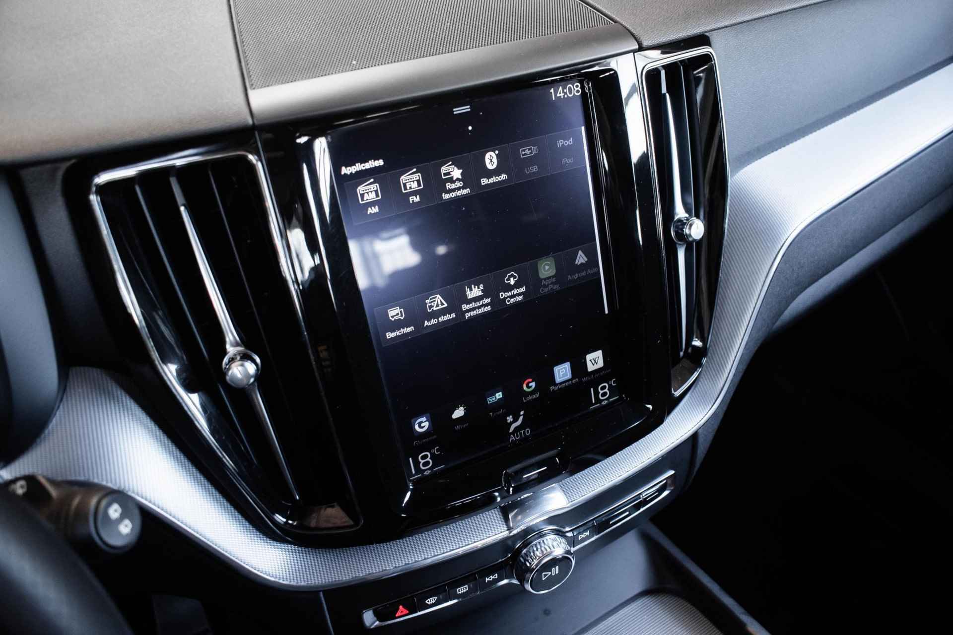 Volvo XC60 T5 Automaat R-Design | Panoramdak | Head up-display | Parkeercamera | Keyless entry | Parkeer sensoren voor + achter - 22/35