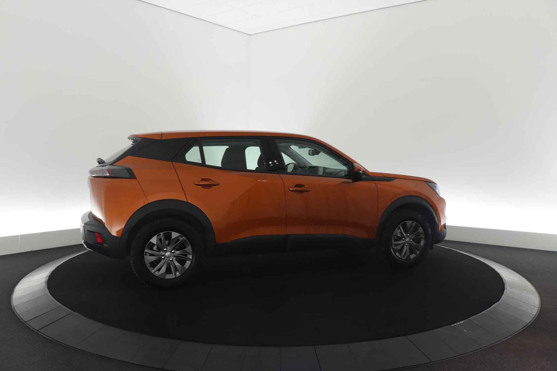 Peugeot 2008 PureTech 130 EAT8 Active Pack | Camera | Apple Carplay | Navigatie | Parkeersensoren - 9/61