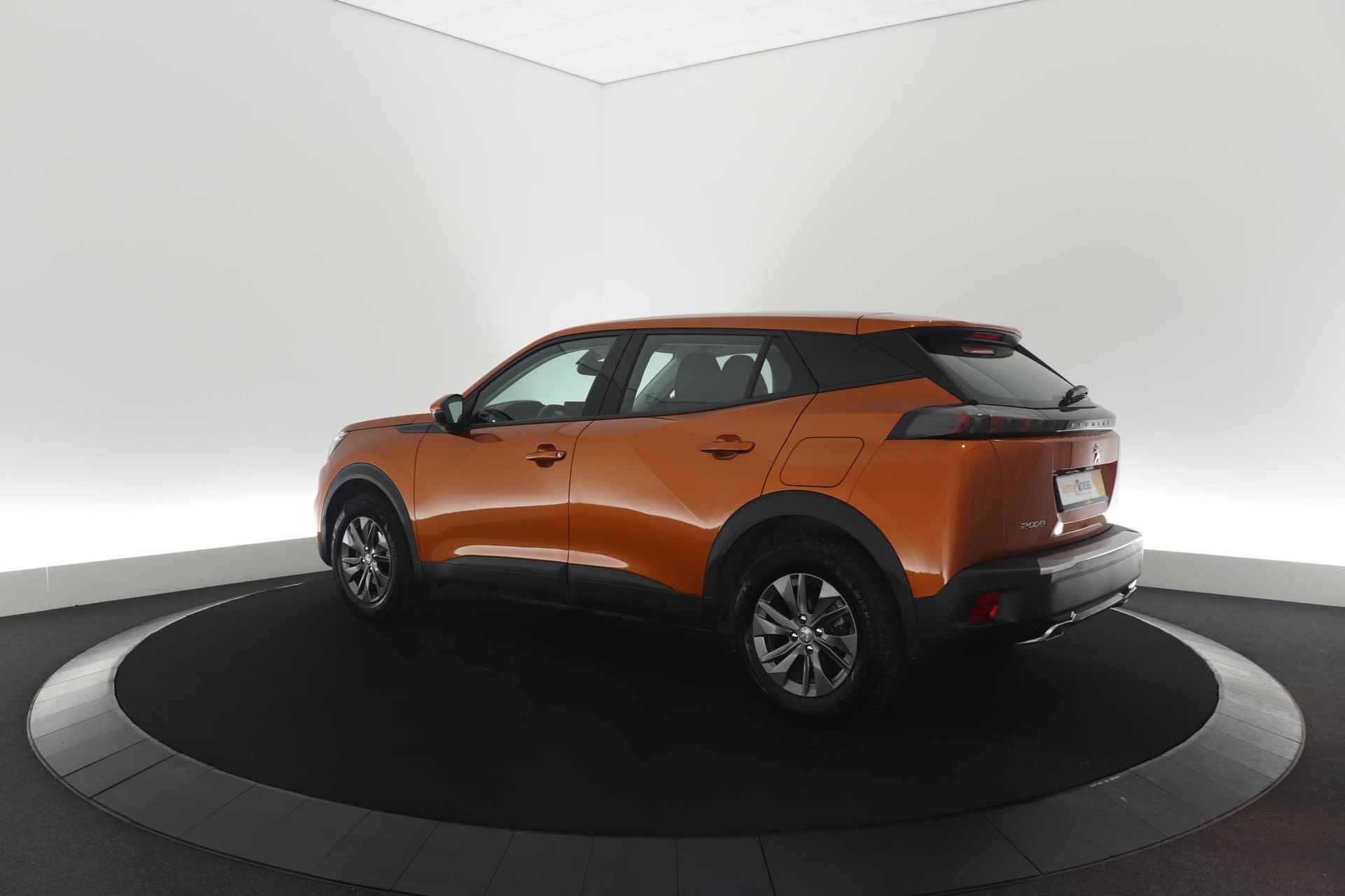 Peugeot 2008 PureTech 130 EAT8 Active Pack | Camera | Apple Carplay | Navigatie | Parkeersensoren - 13/61