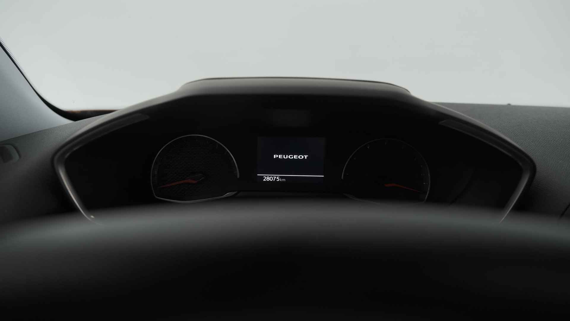 Peugeot 2008 PureTech 130 EAT8 Active Pack | Camera | Apple Carplay | Navigatie | Parkeersensoren - 31/61