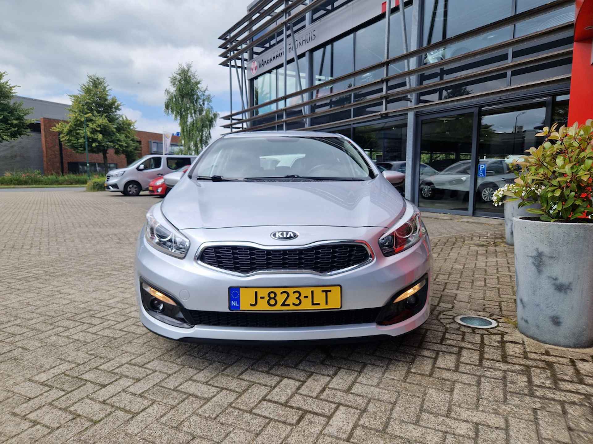 Kia cee'd 1.0 T-GDi 5D ComfortLine | Navi | PDC - 8/24