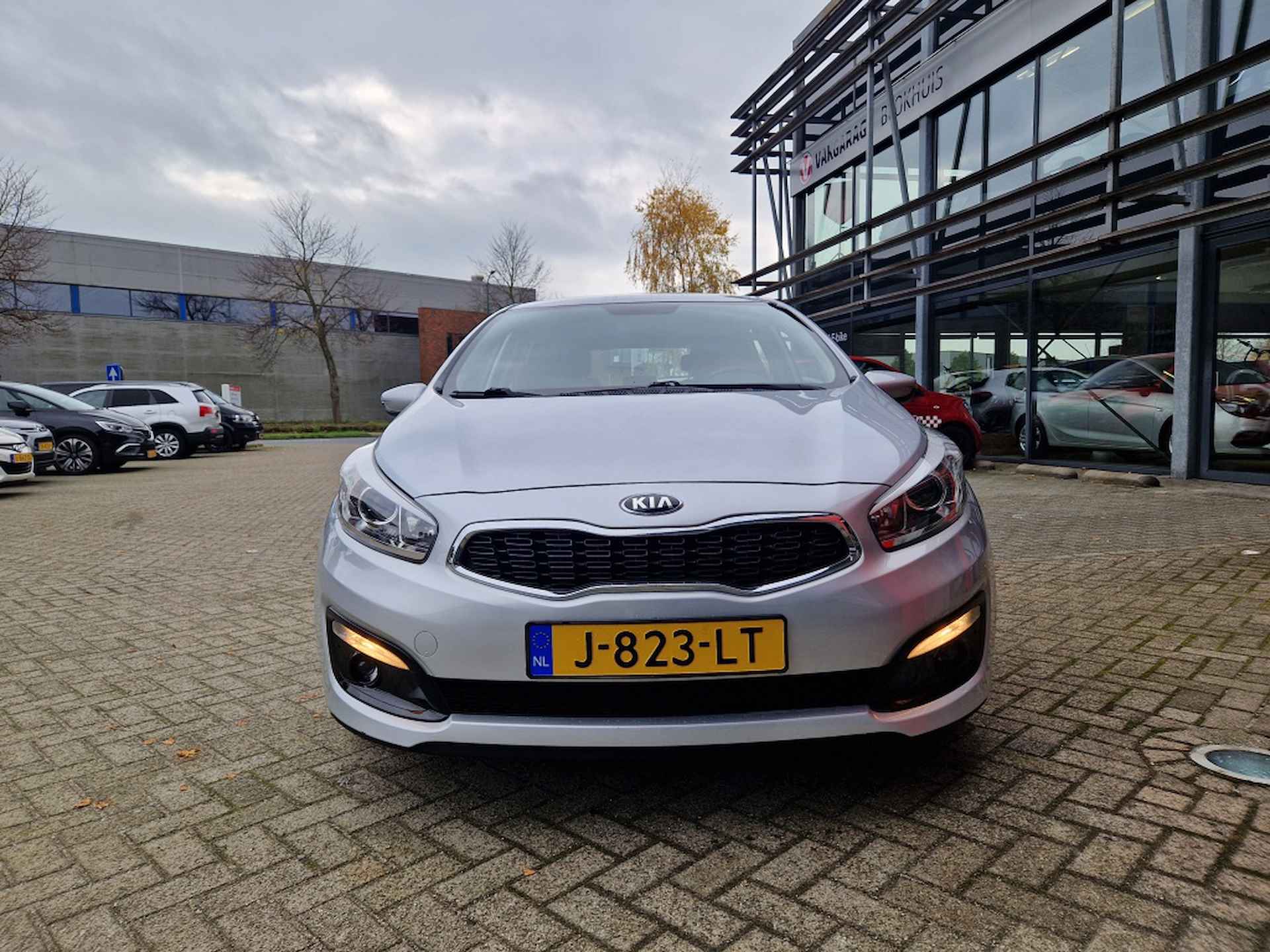 Kia cee'd 1.0 T-GDi 5D ComfortLine | Navi | PDC - 8/26