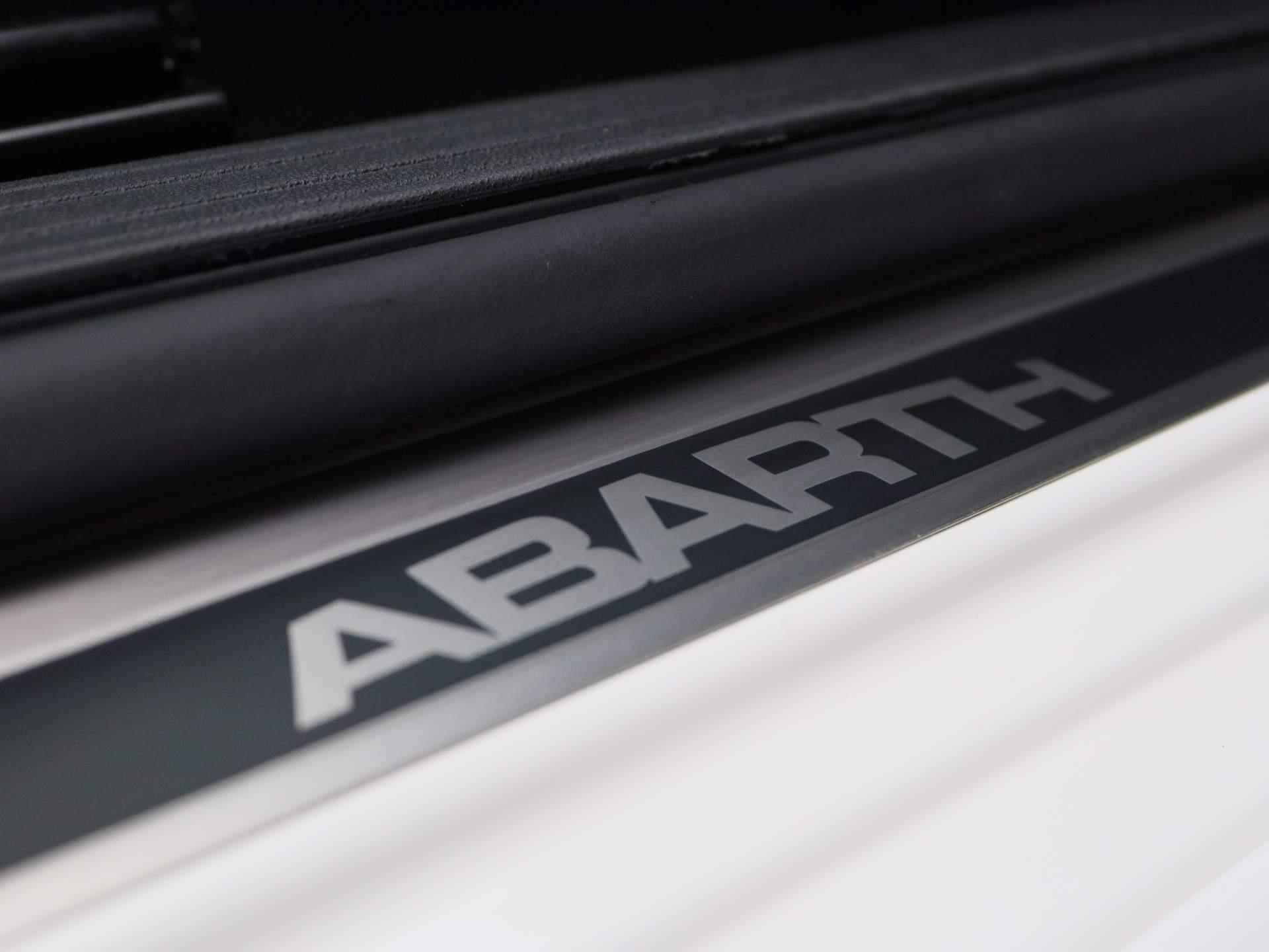 Abarth 500 1.4 T-Jet 165pk Abarth Turismo | Leder | Navigatie | Climate Controle| Carplay/Android auto | Parkeersensoren | - 23/36