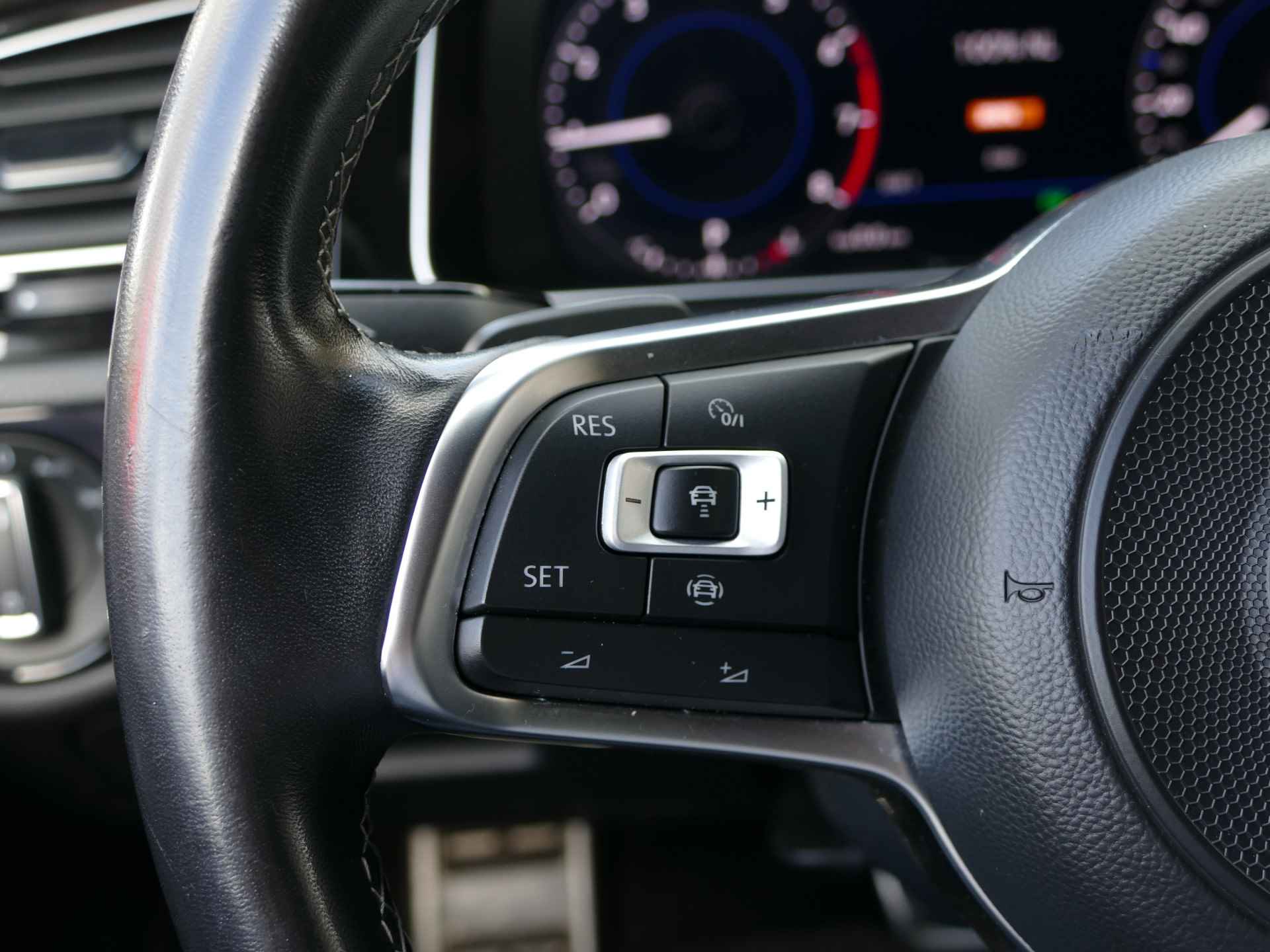 Volkswagen Golf 1.5 TSI R-line Business | Apple CarPlay / Android auto | LED koplampen | achteruitrijcamera - 21/61