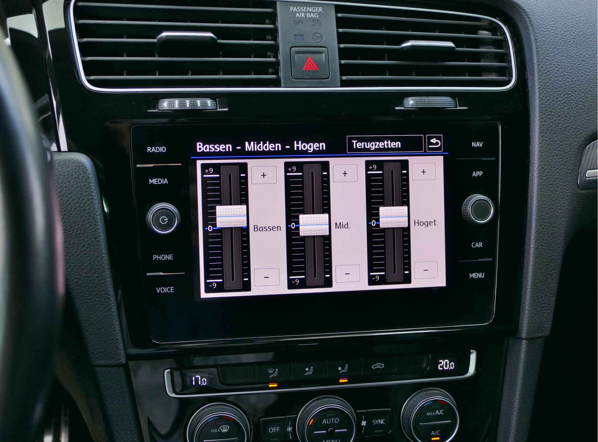 Volkswagen Golf 1.5 TSI R-line Business | Apple CarPlay / Android auto | LED koplampen | achteruitrijcamera - 49/61