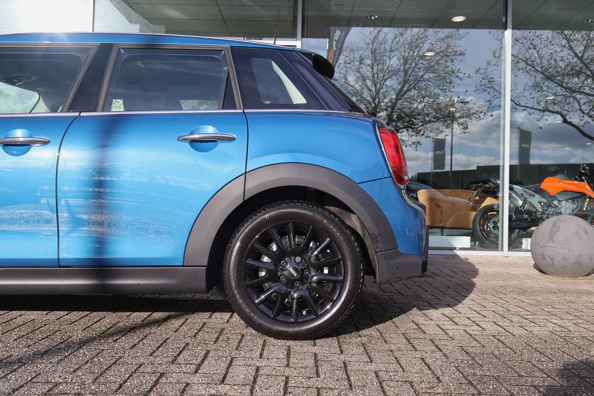 Mini Mini 5-Deurs (f55) 1.5 Business Edition Aut | Island Blue | Sfeer | Cruise | Carplay | DAB | LED | 1e Eigenaar - 13/39