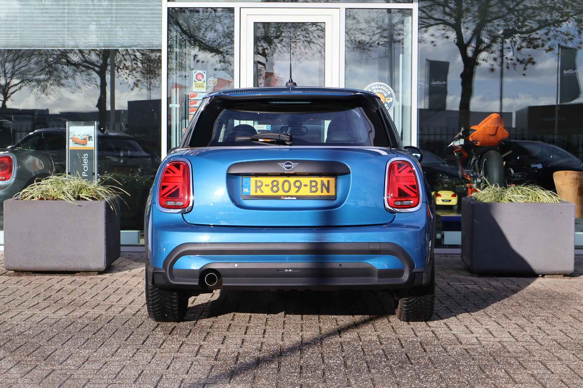 Mini Mini 5-Deurs (f55) 1.5 Business Edition Aut | Island Blue | Sfeer | Cruise | Carplay | DAB | LED | 1e Eigenaar - 14/39