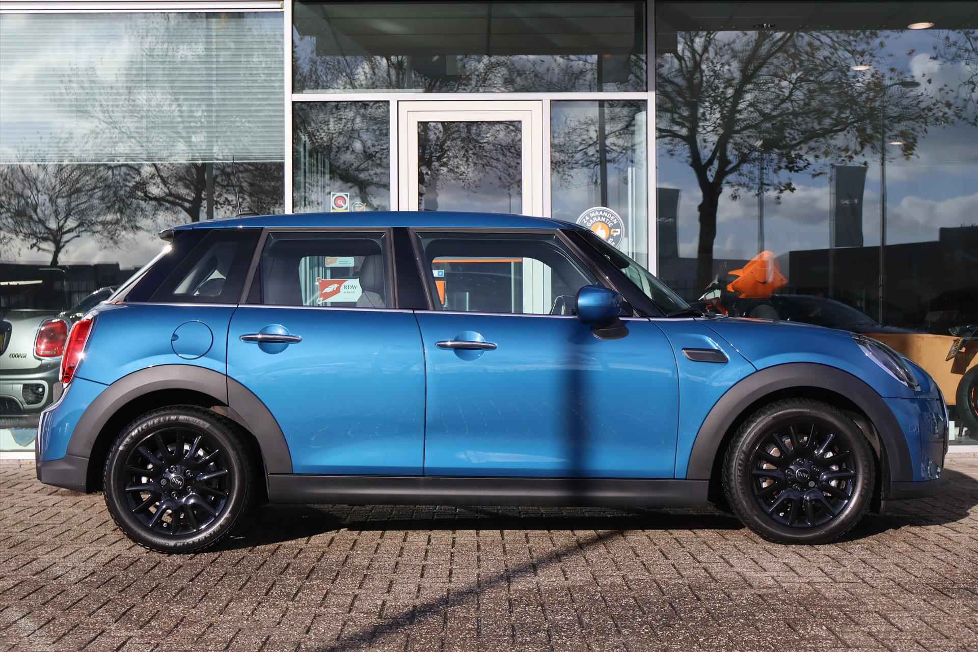 Mini Mini 5-Deurs (f55) 1.5 Business Edition Aut | Island Blue | Sfeer | Cruise | Carplay | DAB | LED | 1e Eigenaar - 19/39