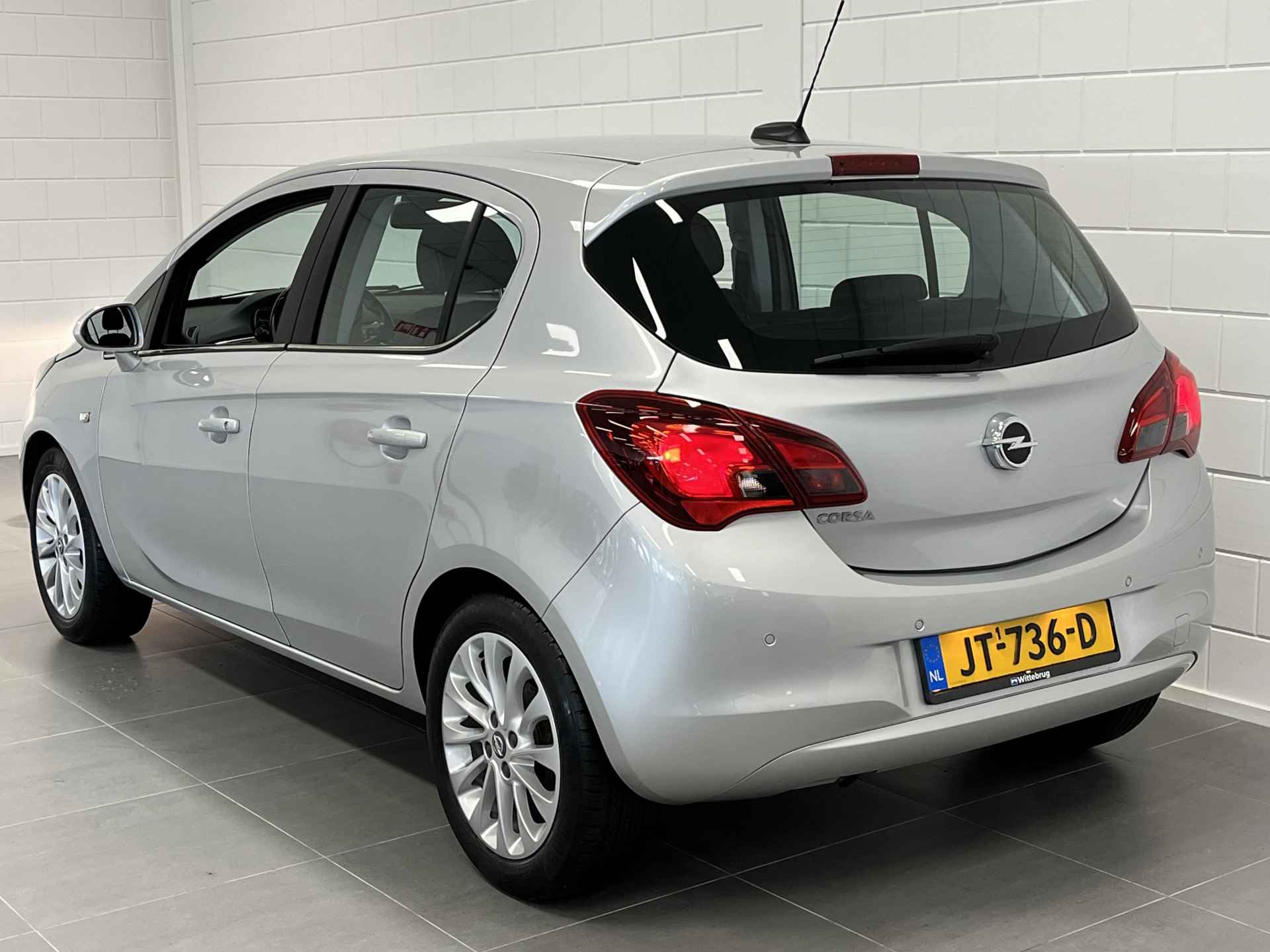 Opel Corsa 1.4 Innovation AUTOMAAT | CARPLAY | PARKEERHULP VOOR/ACHTER | GOED ONDERHOUDEN AUTO! - 11/43