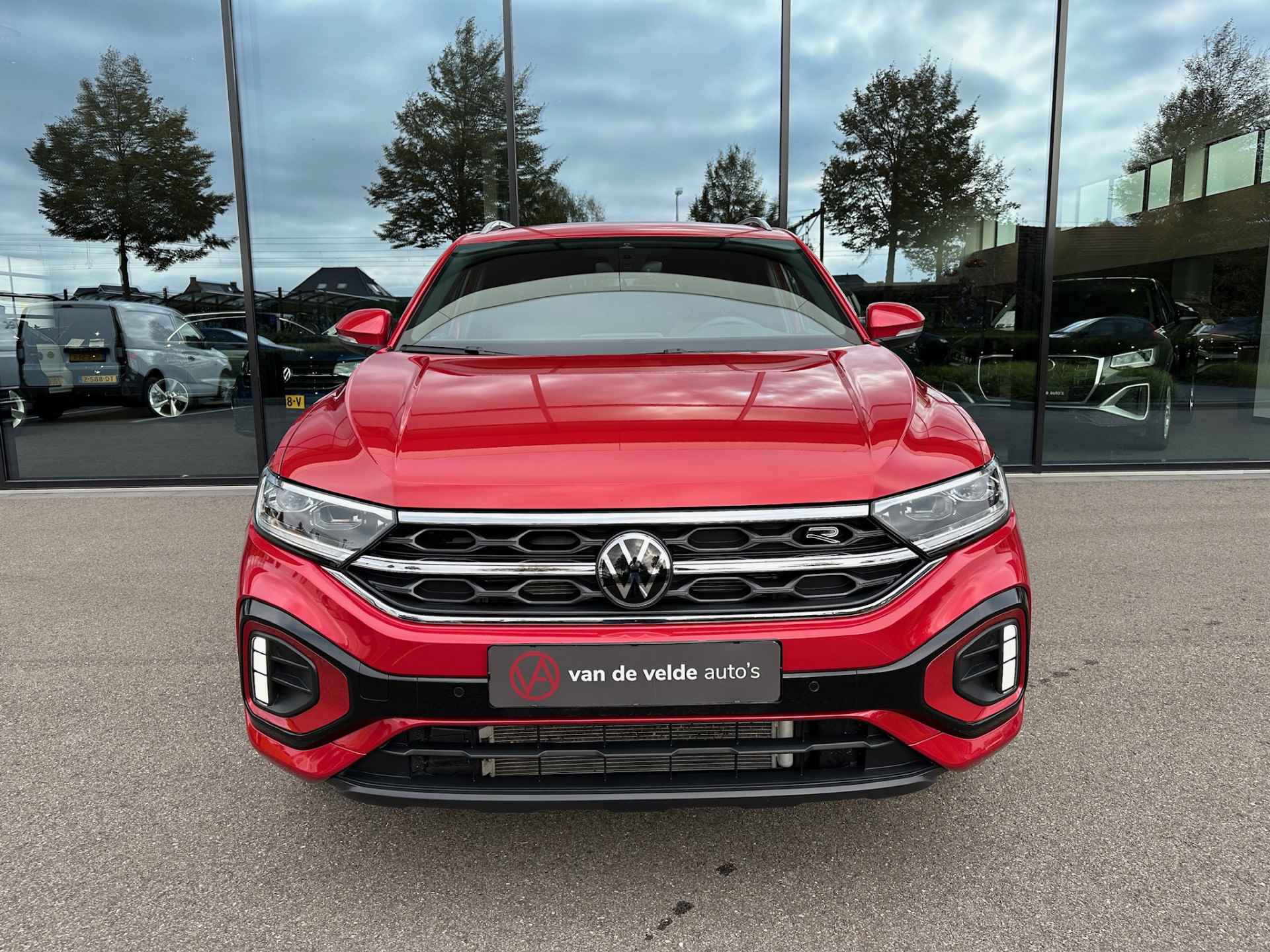 Volkswagen T-Roc 1.5 TSI 150pk DSG R-Line | Camera | Keyless | Elek. Achterklep - 33/35