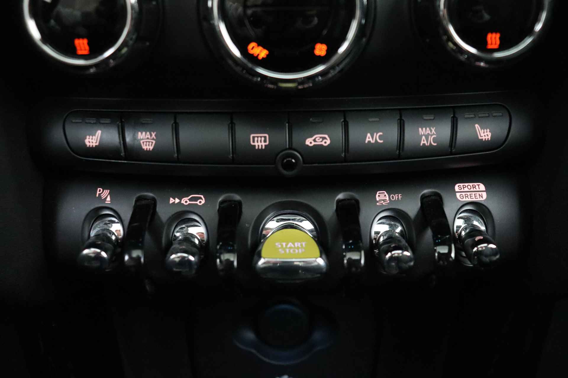 MINI Mini Electric Resolute Edition 33 kWh / Premium Plus Pakket / Panoramadak / Sportstoelen / Achteruitrijcamera / LED / Comfort Access / Park Assistant - 26/58