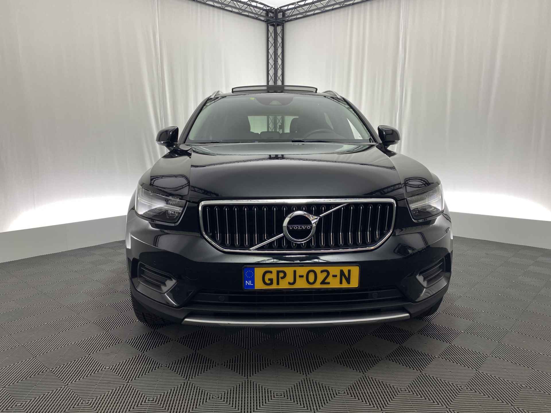 Volvo XC40 1.5 T5 Recharge Inscription | Pano-Dak | 262 PK  | Leder | Apple Carplay | ACC | - 3/35