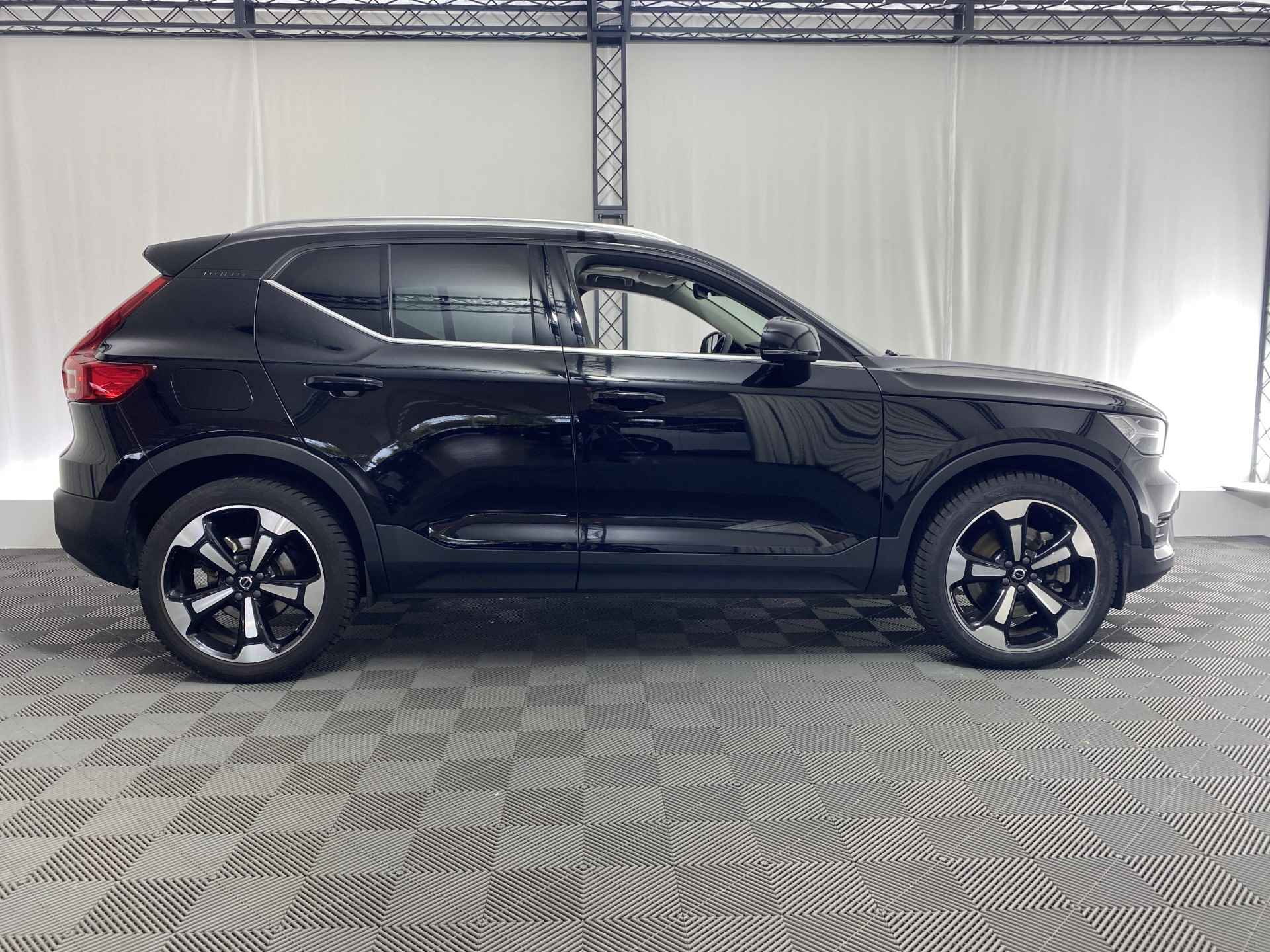 Volvo XC40 1.5 T5 Recharge Inscription | Pano-Dak | 262 PK  | Leder | Apple Carplay | ACC | - 5/35