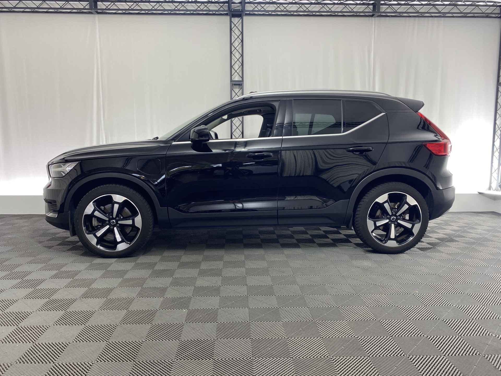 Volvo XC40 1.5 T5 Recharge Inscription | Pano-Dak | 262 PK  | Leder | Apple Carplay | ACC | - 9/35