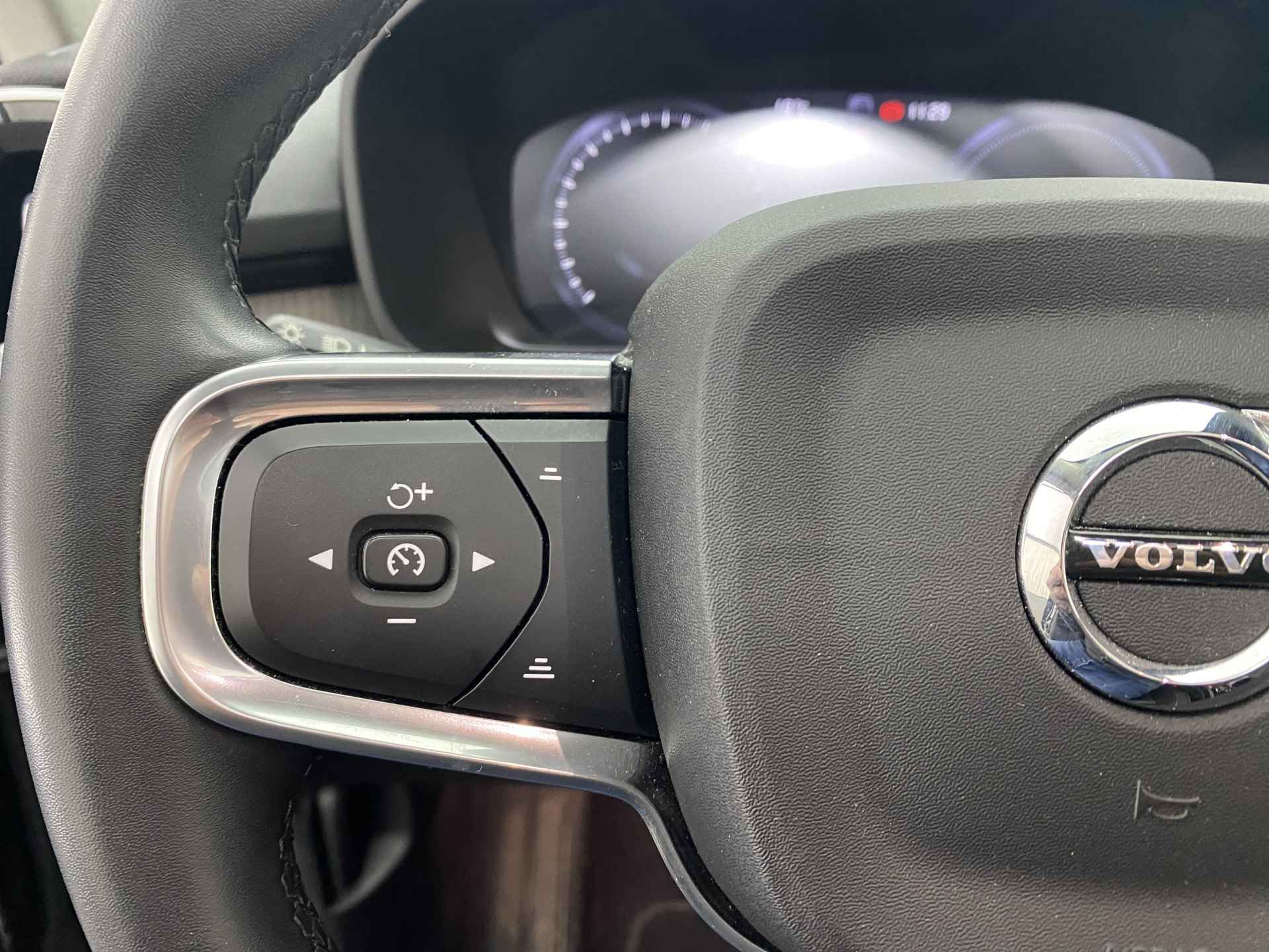 Volvo XC40 1.5 T5 Recharge Inscription | Pano-Dak | 262 PK  | Leder | Apple Carplay | ACC | - 16/35