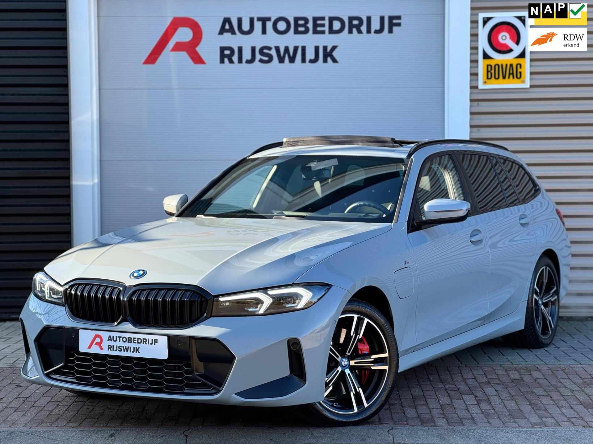 BMW 3-serie Touring 330e xDrive Carbon/Pano/Laser/M Pakket