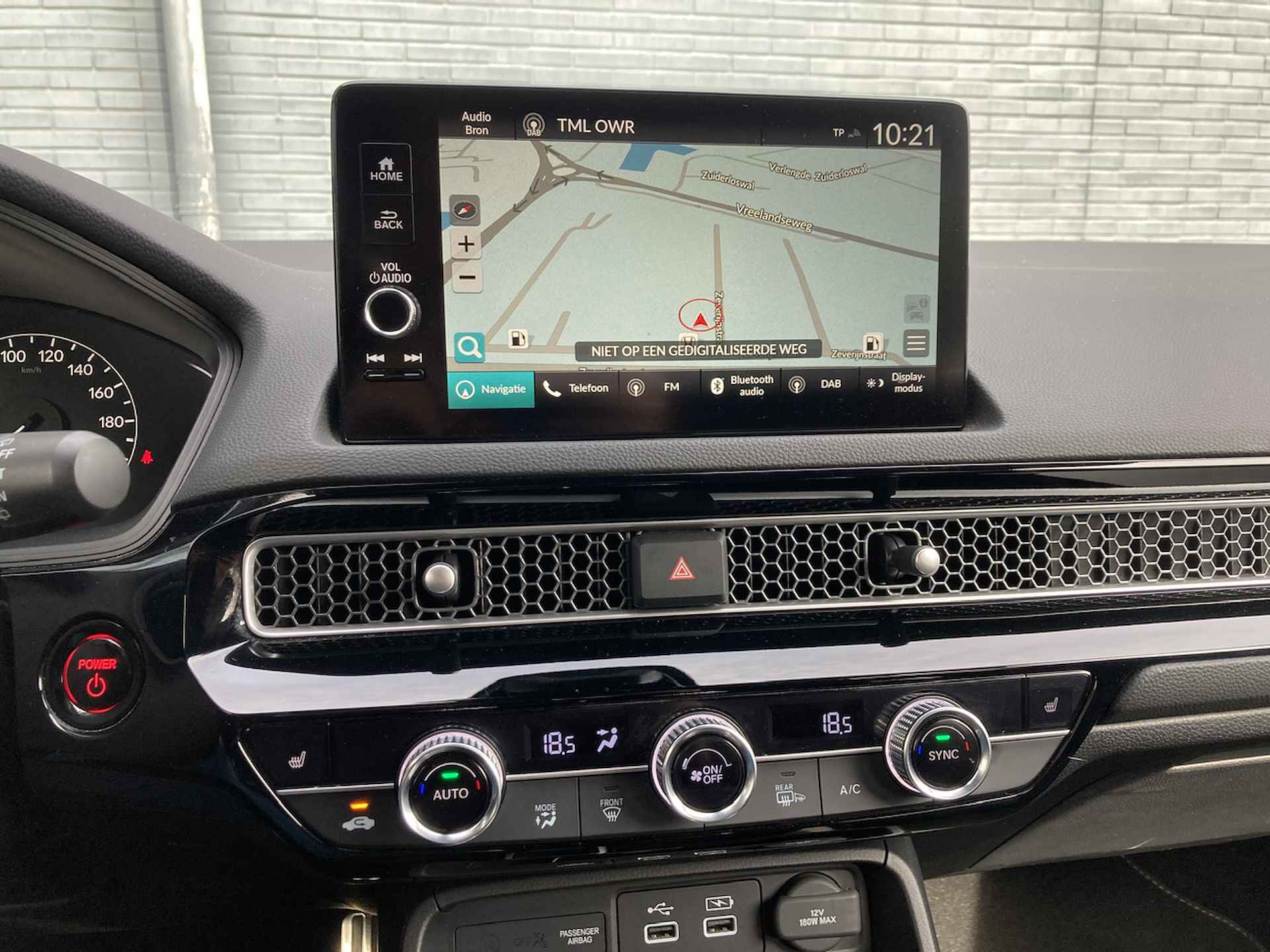 HONDA Civic 2.0 HYBRID 184PK eCVT Automaat Sport | Navigatie Carplay | Red Interior Pack | Adaptieve Cruise | Blindspot | LED Verlichting | Stoelverwarming | - 16/43