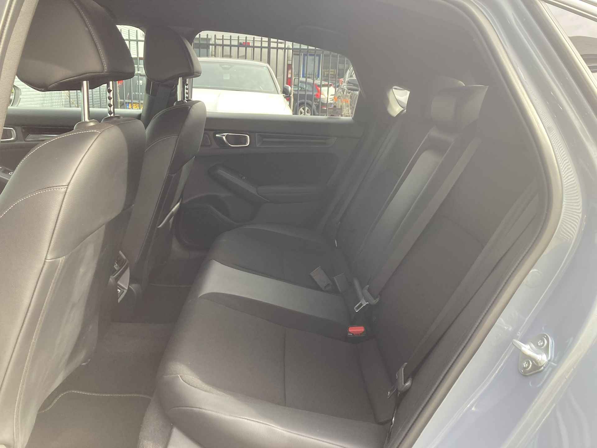 HONDA Civic 2.0 HYBRID 184PK eCVT Automaat Sport | Navigatie Carplay | Red Interior Pack | Adaptieve Cruise | Blindspot | LED Verlichting | Stoelverwarming | - 39/43