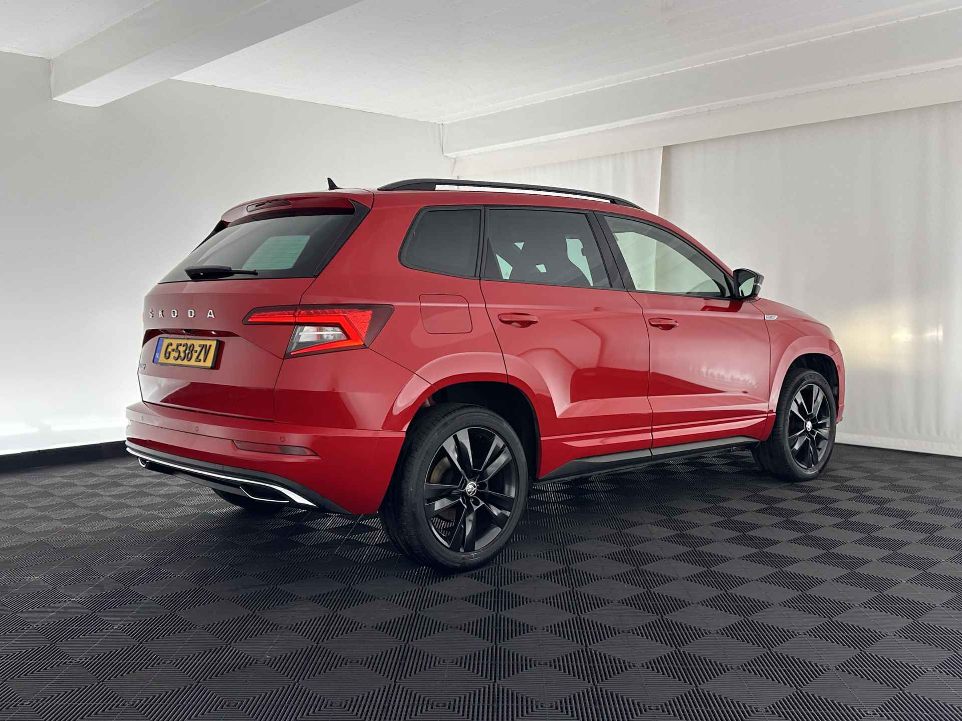 Škoda Karoq 1.5 TSI ACT Sportline Business *DIGI-COCKPIT | FULL-LED | DAB | KEYLESS | CAMERA | NAVI-FULLMAP | CANTON-AUDIO | APP-CONNECT | ECC | PARKPILOT | CRUISE | SPORT-SEATS | 18"ALU* - 6/29