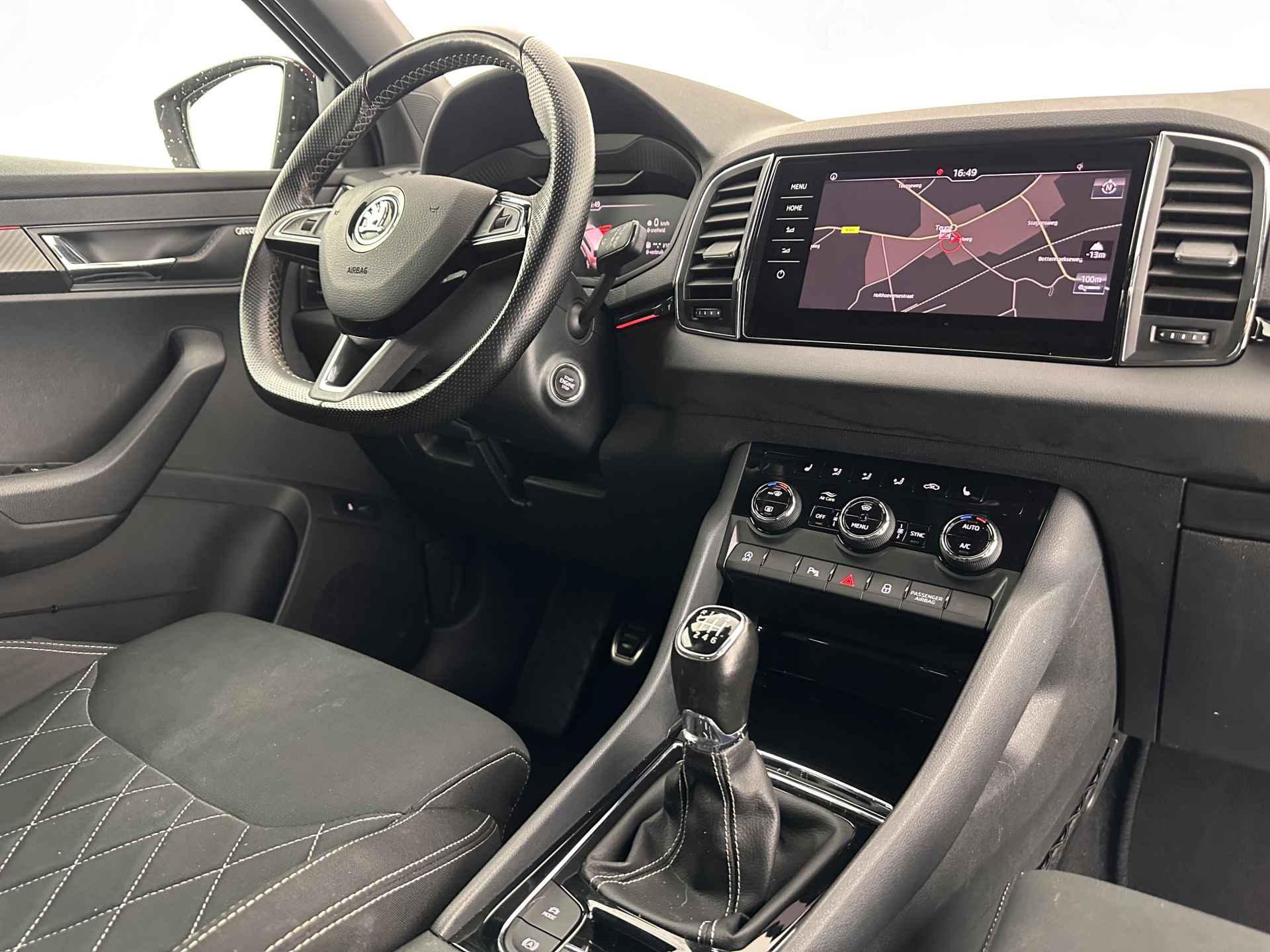 Škoda Karoq 1.5 TSI ACT Sportline Business *DIGI-COCKPIT | FULL-LED | DAB | KEYLESS | CAMERA | NAVI-FULLMAP | CANTON-AUDIO | APP-CONNECT | ECC | PARKPILOT | CRUISE | SPORT-SEATS | 18"ALU* - 7/29