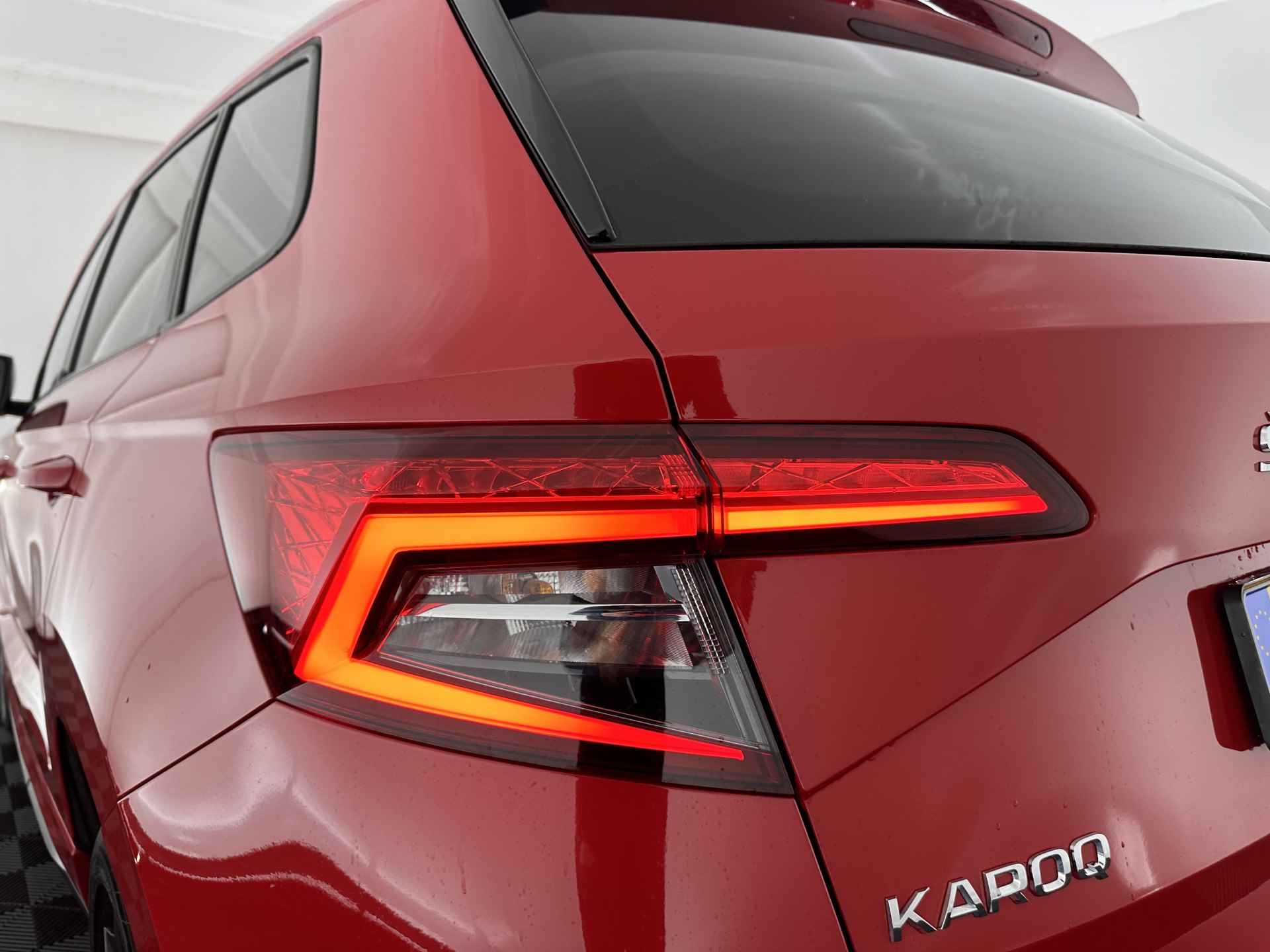 Škoda Karoq 1.5 TSI ACT Sportline Business *DIGI-COCKPIT | FULL-LED | DAB | KEYLESS | CAMERA | NAVI-FULLMAP | CANTON-AUDIO | APP-CONNECT | ECC | PARKPILOT | CRUISE | SPORT-SEATS | 18"ALU* - 27/29