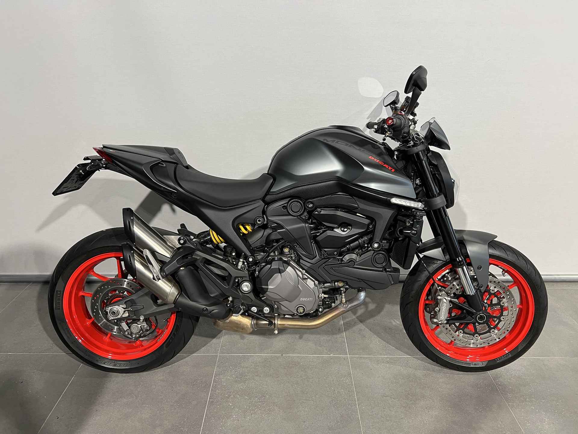 Ducati MONSTER + - 1/9