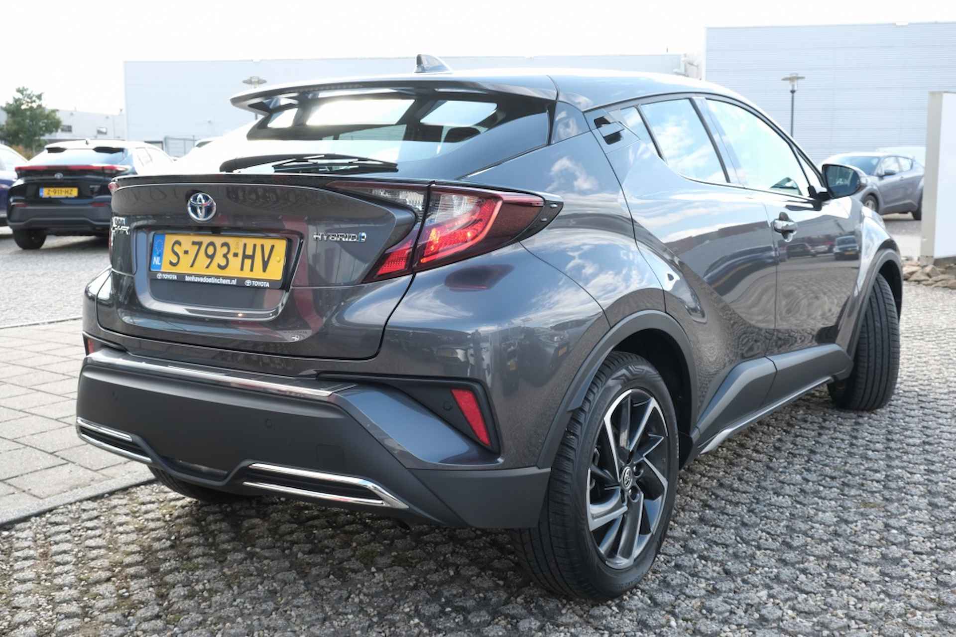 Toyota C-HR 2.0 High Power Hybrid 184PK Dynamic Automaat | Apple CarPlay / A - 38/40