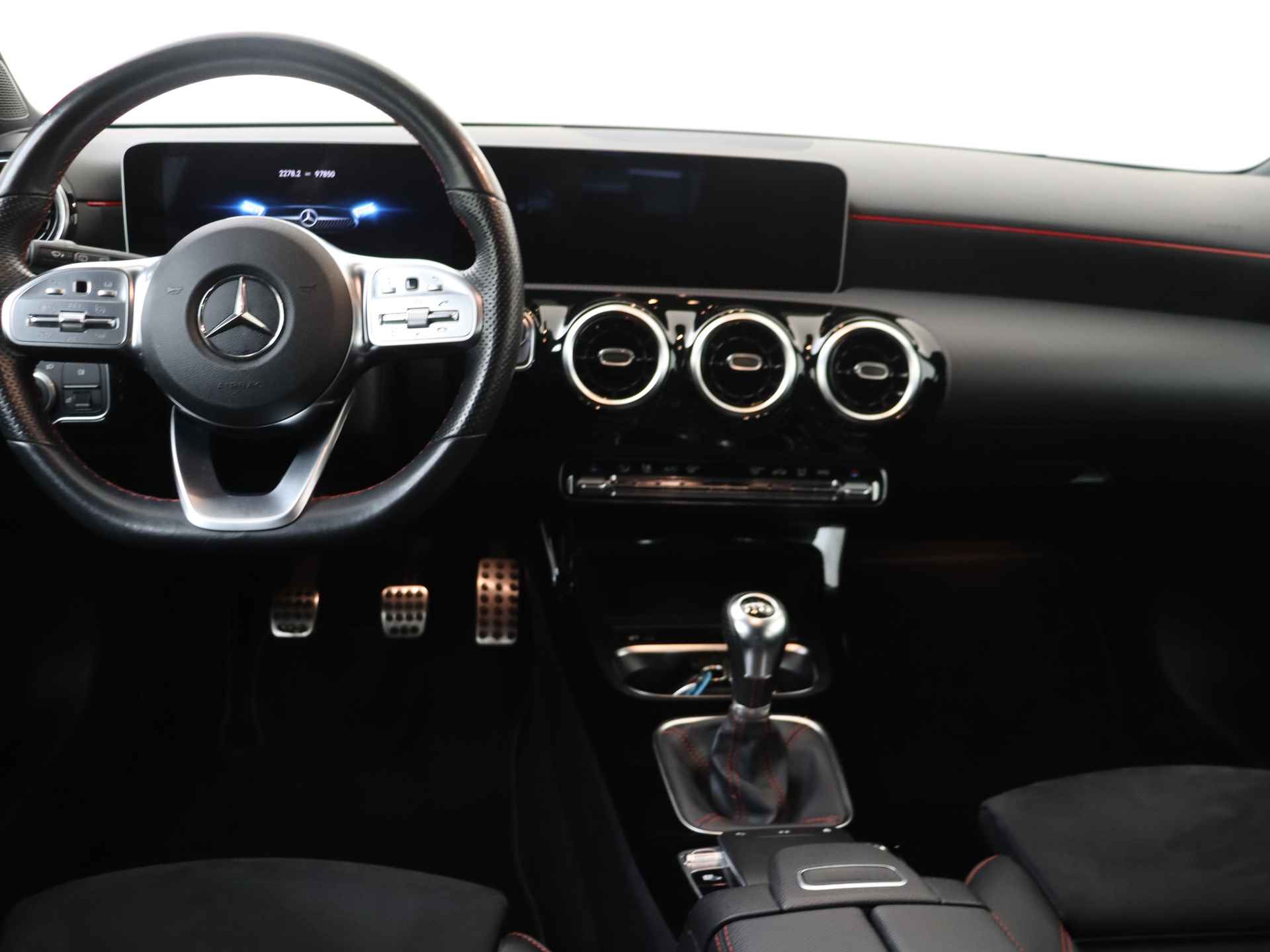 Mercedes-Benz A-Klasse 160 Business Solution AMG | Navigatie | Widescreen Cockpit | 18 inch Lichtmetalen velgen . - 6/31